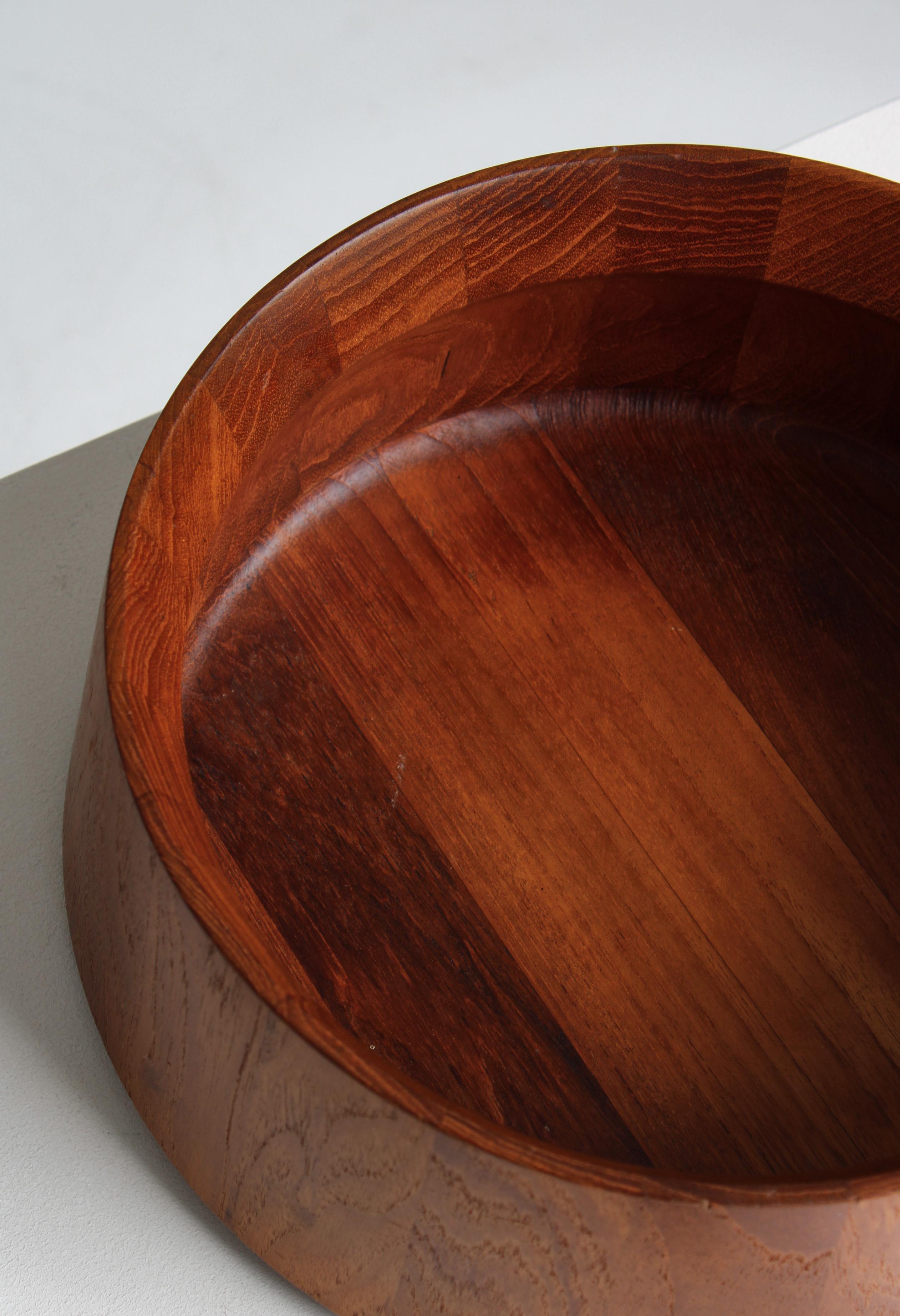 Gran cuenco de madera de teca de Jens Harald Quistgaard, Dinamarca, Años 60 Danés en venta