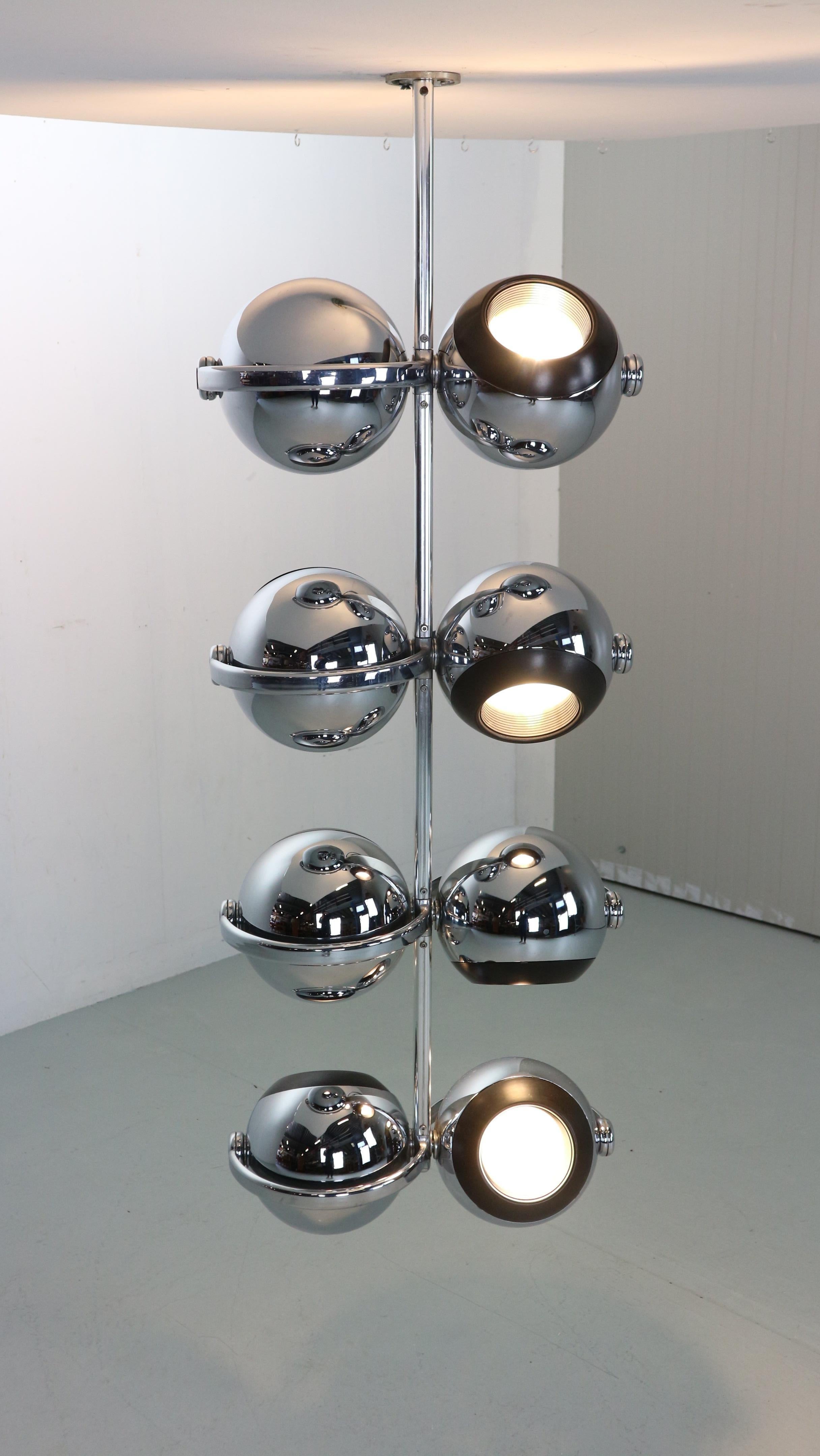 Chandelier designed by Terence Conran and manufactured by Erco lightening manufacture in 1970's period, Germany.
This piece is made of steel and chrome lightening 