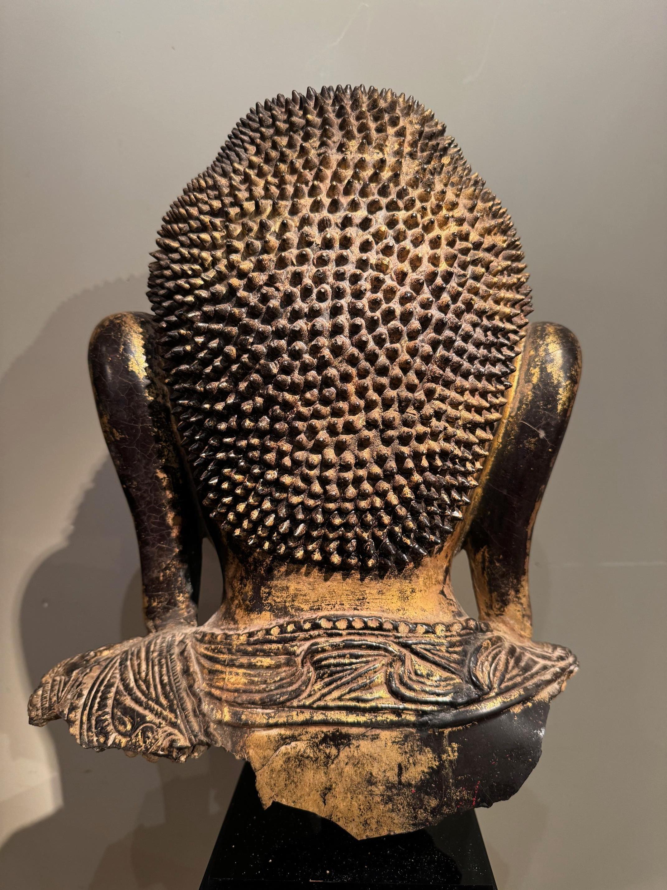 Large terracotta Buddha head, Burma, Shan States, late 18th Century For Sale 3