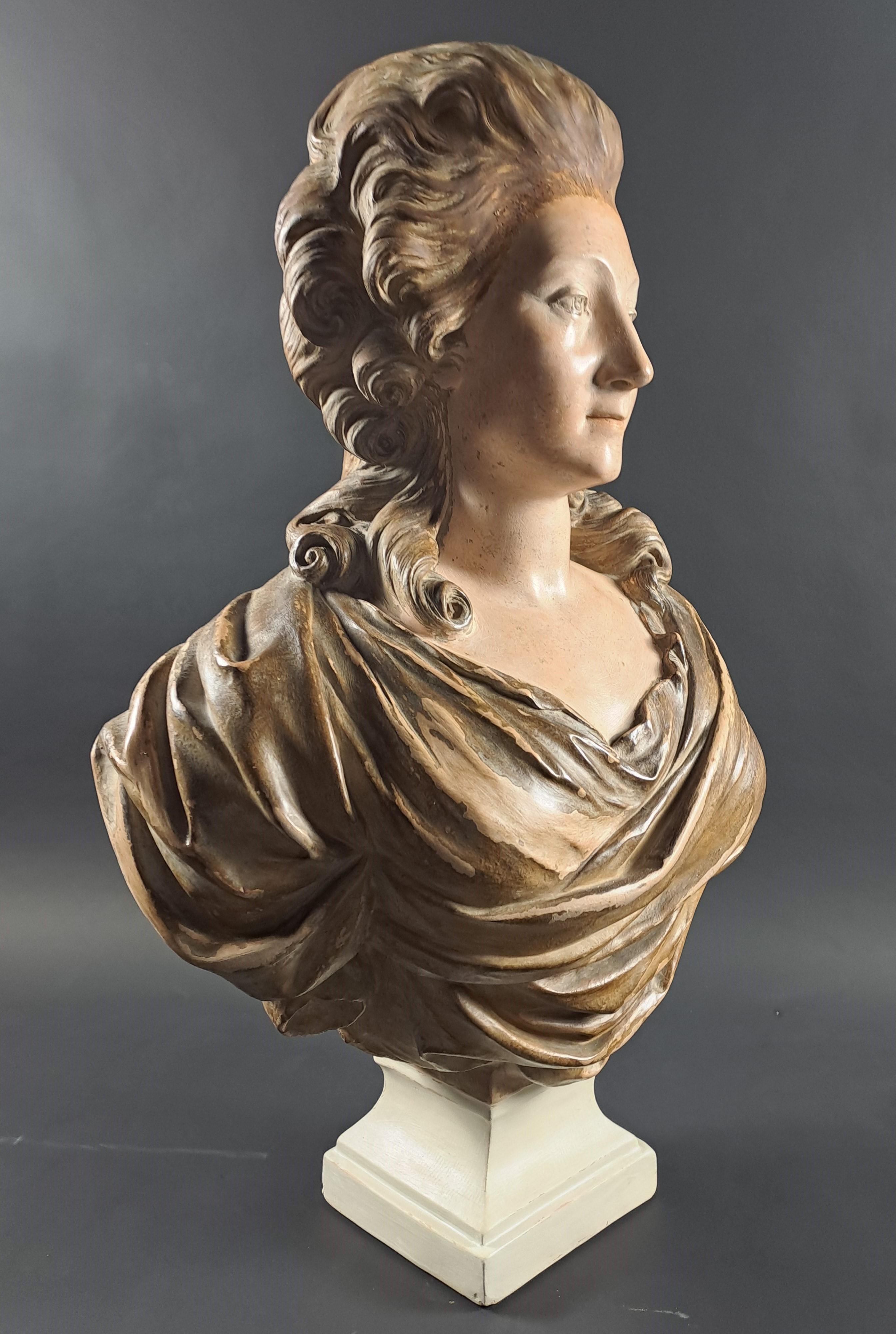 Grand buste en terre cuite - Dame de qualité dans le style du 18e siècle en vente 5