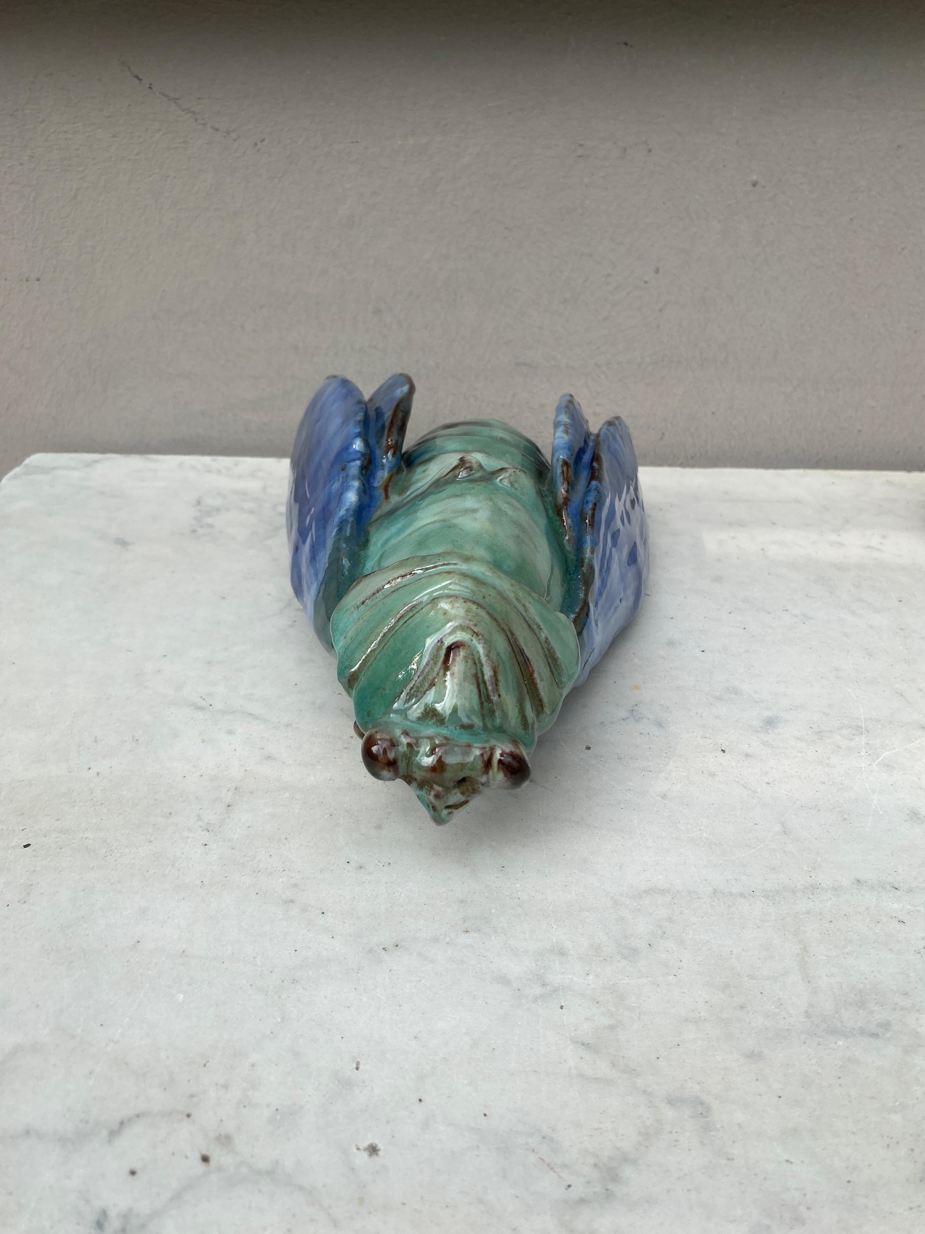 Rustico Grande applique in terracotta maiolicata Cicada Bavent Normandy in vendita