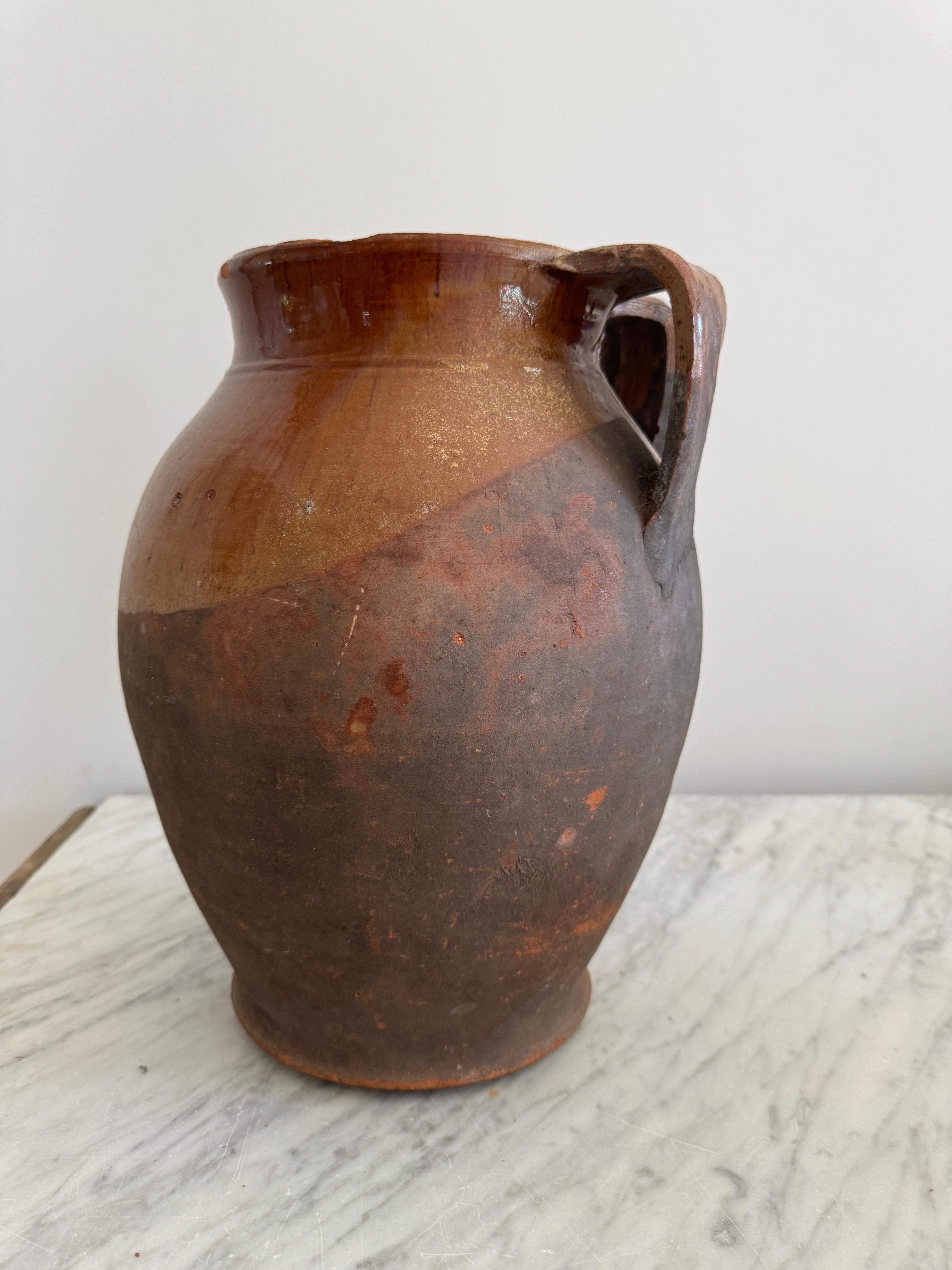 Italiano Vaso Pignata grande in terracotta con mezza glassa in vendita