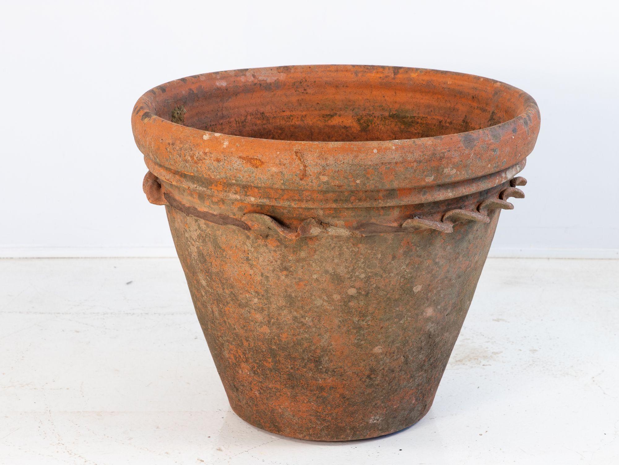 Inglese Grande vaso in terracotta, Inghilterra, metà del XX secolo. in vendita