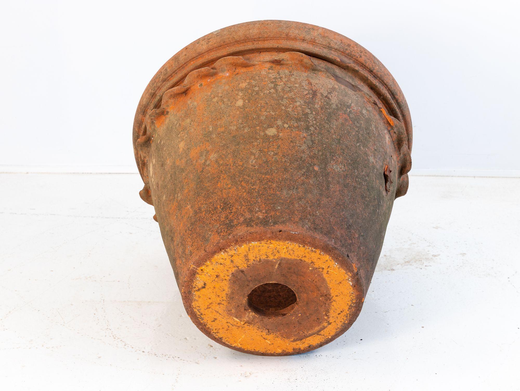 Grande vaso in terracotta, Inghilterra, metà del XX secolo. in vendita 3