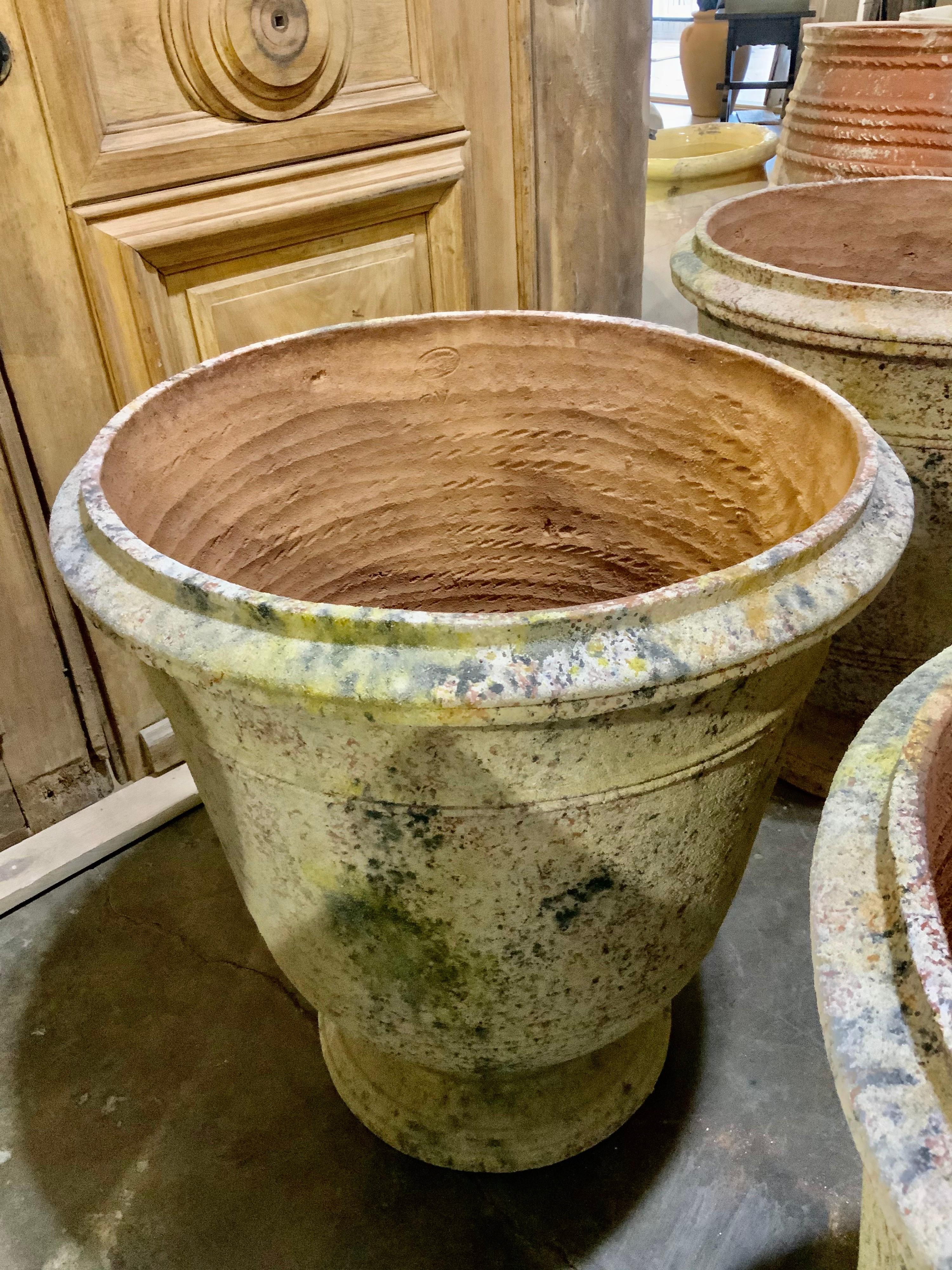 Urne en terre cuite faite à la main de Provence Bon état - En vente à Dallas, TX