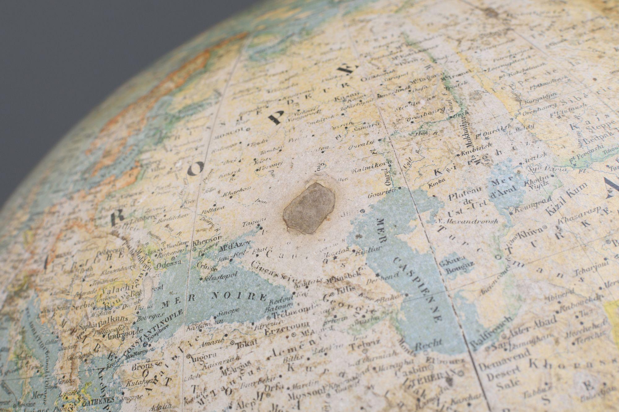Provincial français Grand globe terrestre en vente