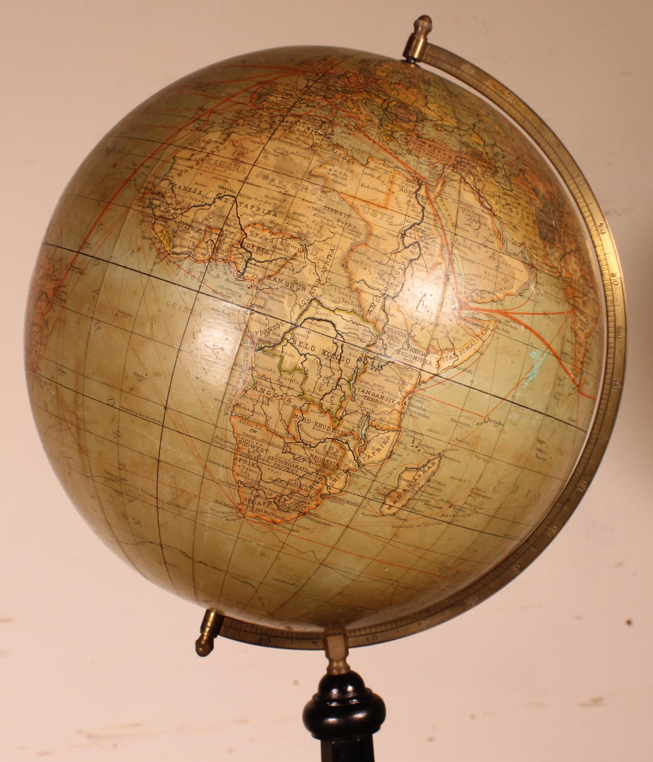 20ième siècle Grand globe terrestre de Handels Und Verkehrsglobus 69 cm de haut en vente