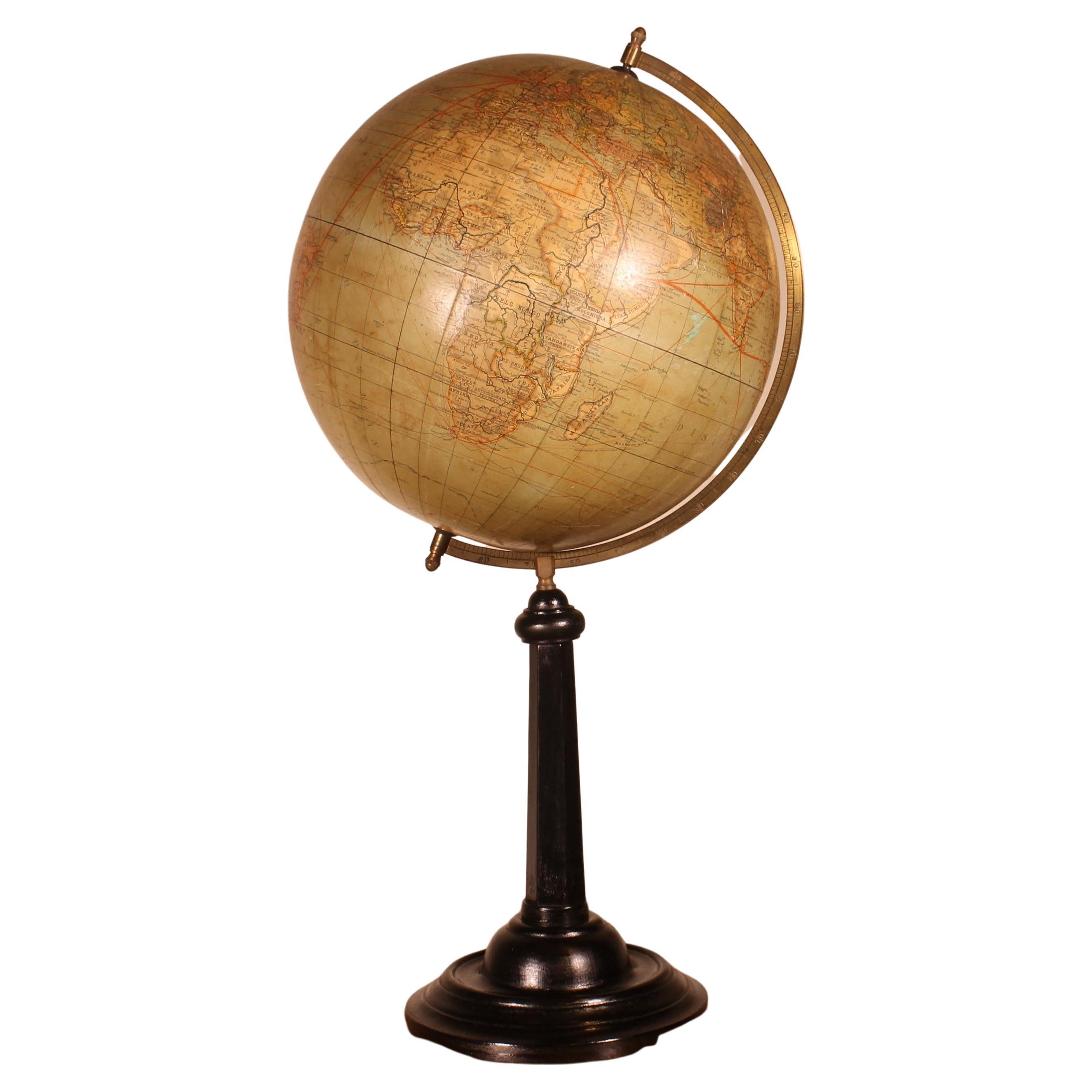 Grand globe terrestre de Handels Und Verkehrsglobus 69 cm de haut en vente