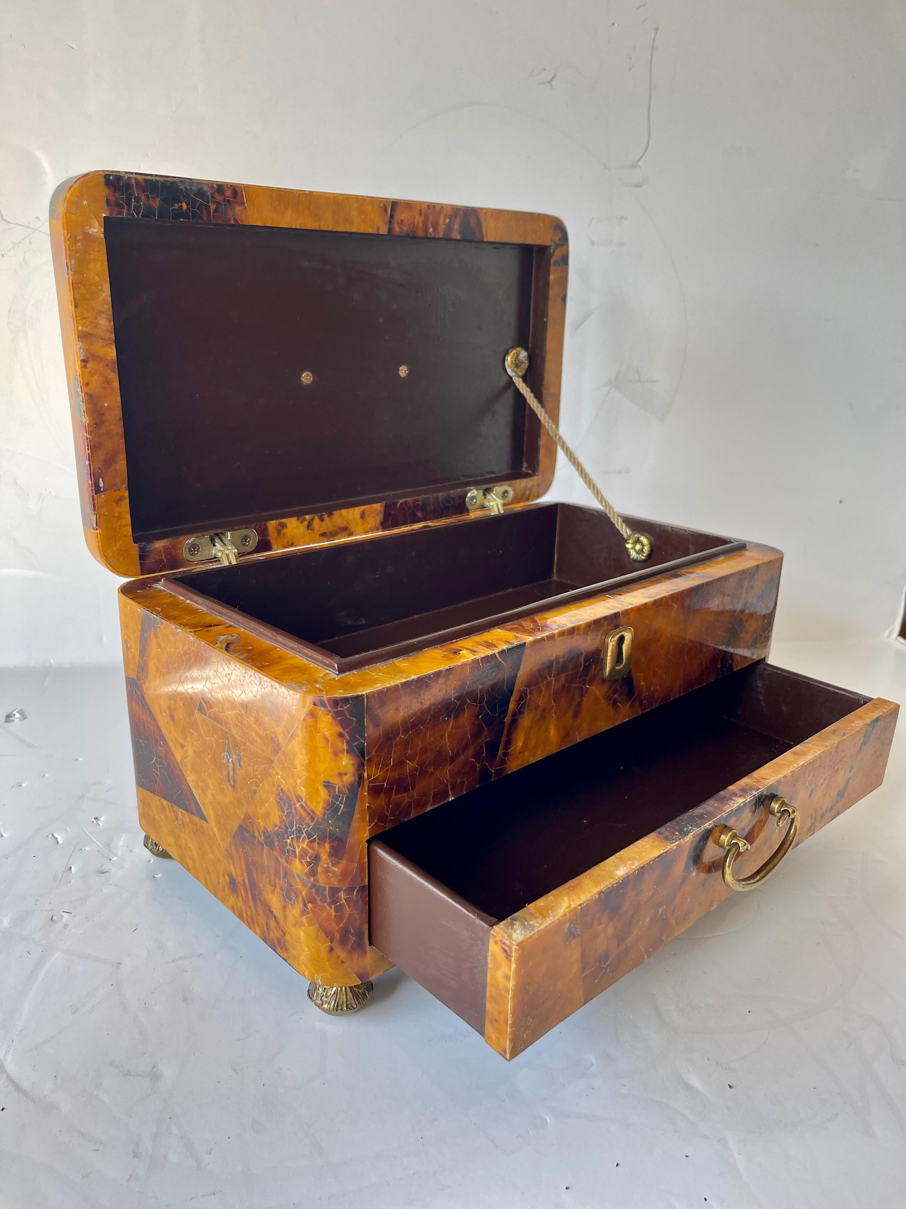 Philippine Large Tessellated Pen-shell Jewelry Box, 1970s, Attributed to Maitland Smith