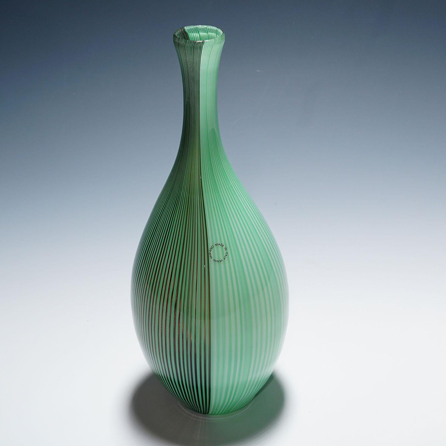 Fatto a mano Vaso grande in tessuto di Carlo Scarpa per Venini Murano in vendita