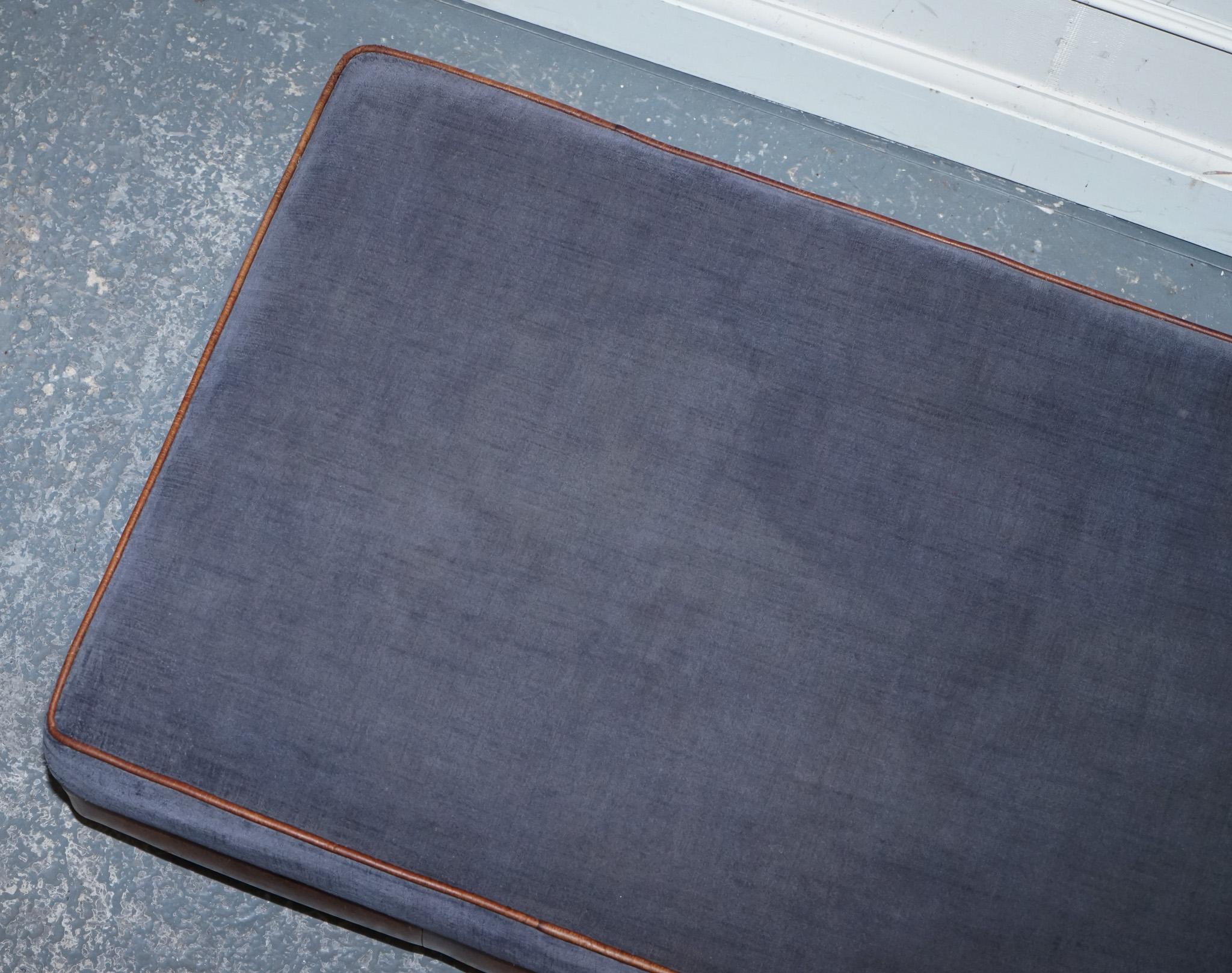 LARGE TETRAD CONSTABLE OTTOMAN RECTANGULAR FOOTSTOOL BLUE FABRiC & LEATHER BASE im Angebot 3