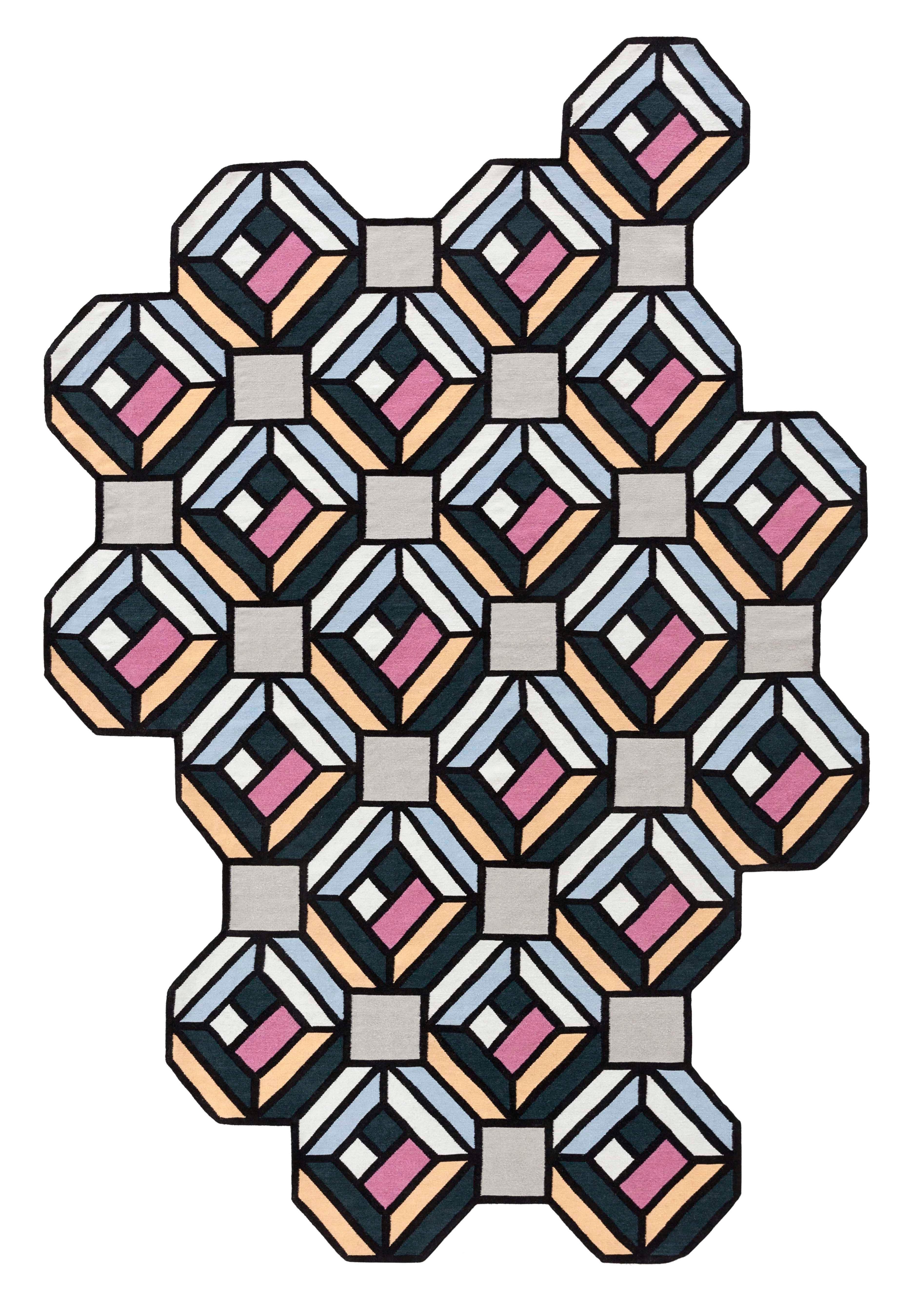 Tappeto grande Tetragon Parquet di Gandia Blasco
Design/One
Dimensioni: L 213 x H 312 cm. 
Materiali: 100% lana.
Peso: 6,5 kg

La passione per la vita all'aria aperta, un sogno che si realizza sul bordo di una scogliera nel nord di Ibiza. La