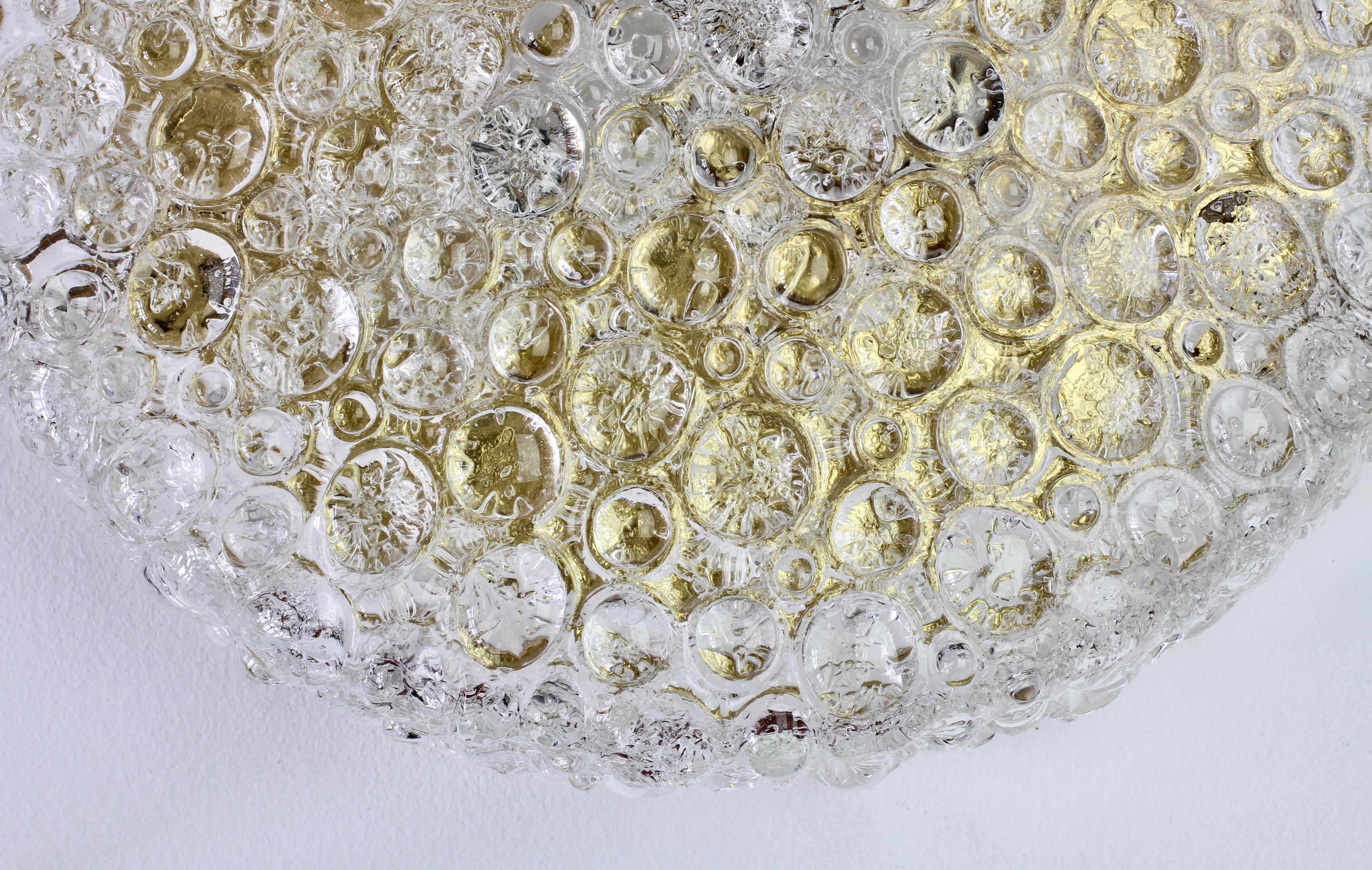 Grande lampe encastrée en verre bullé texturé et laiton de Hillebrand, Allemagne en vente 10