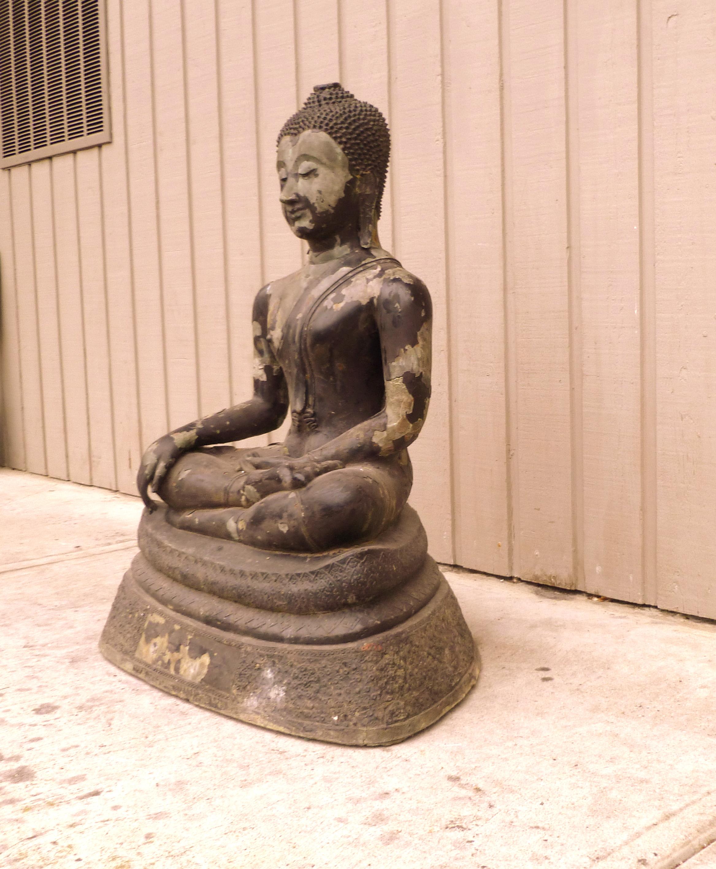 Large Thai Bronze Buddha In Fair Condition For Sale In Greenwich, CT