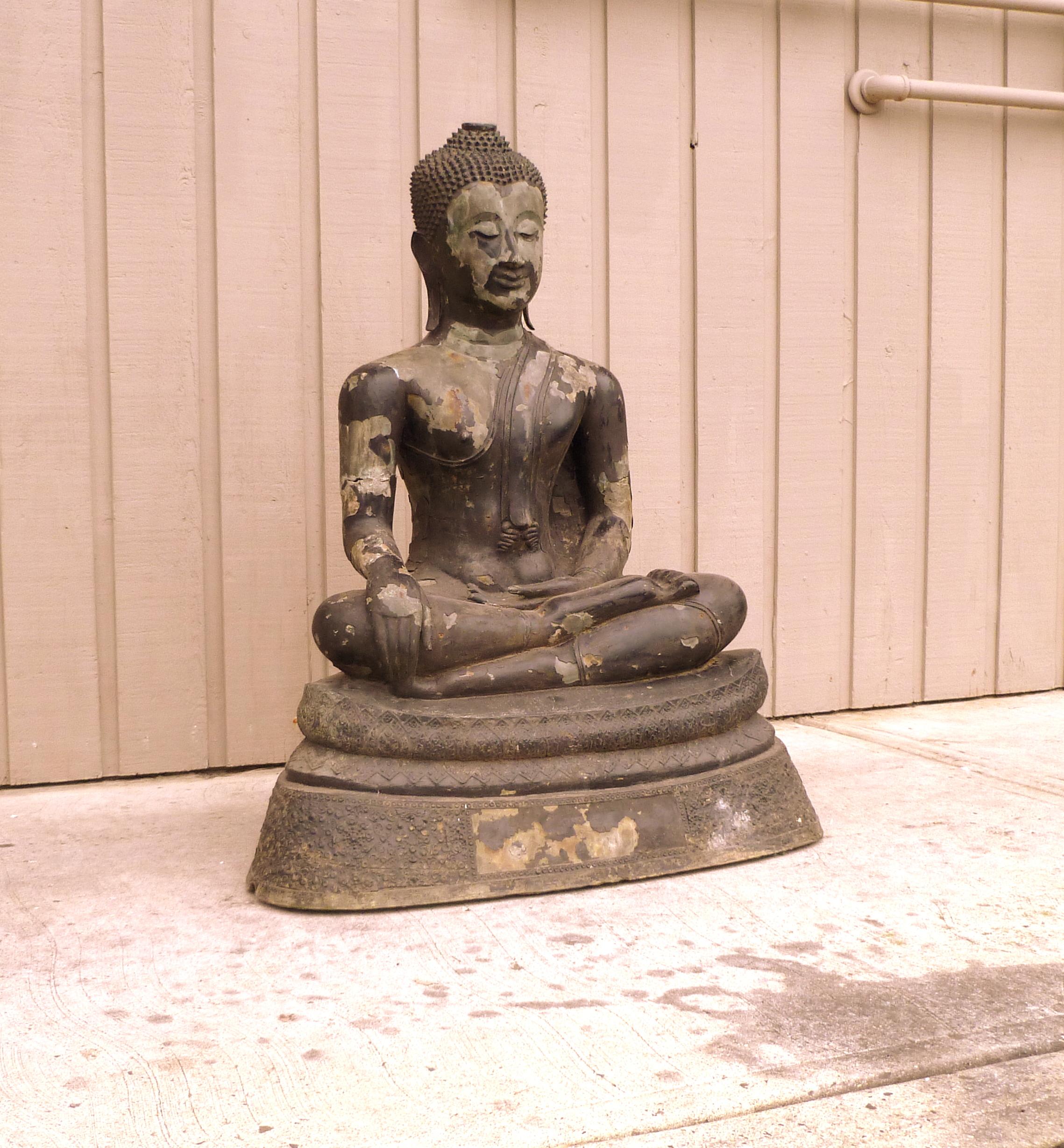Thailändischer Buddha aus Bronze im Angebot 1