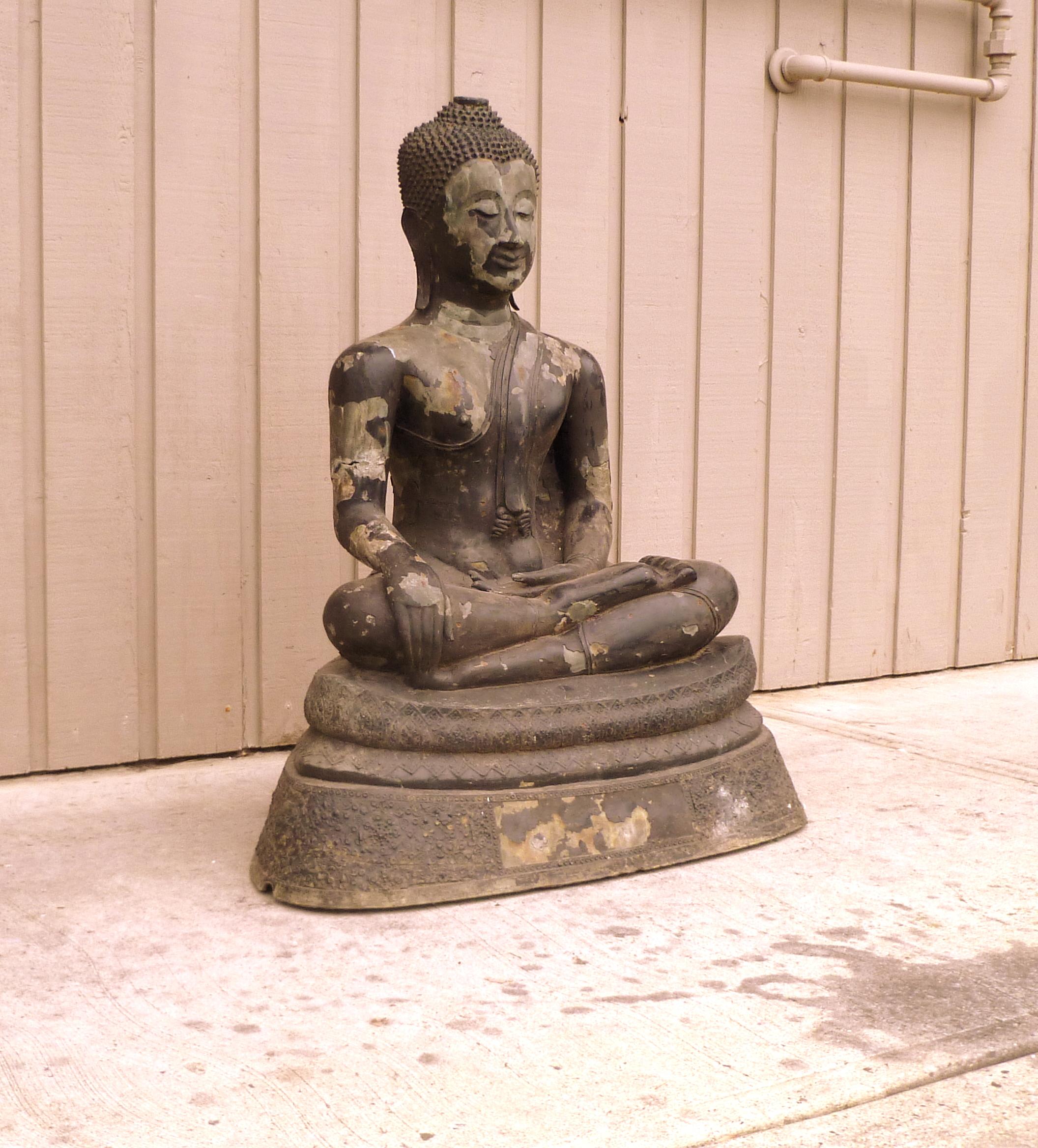 Thailändischer Buddha aus Bronze im Angebot 2