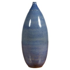 Grand vase contemporain bleu effilé thaïlandais Chiang Mai de la collection Prem