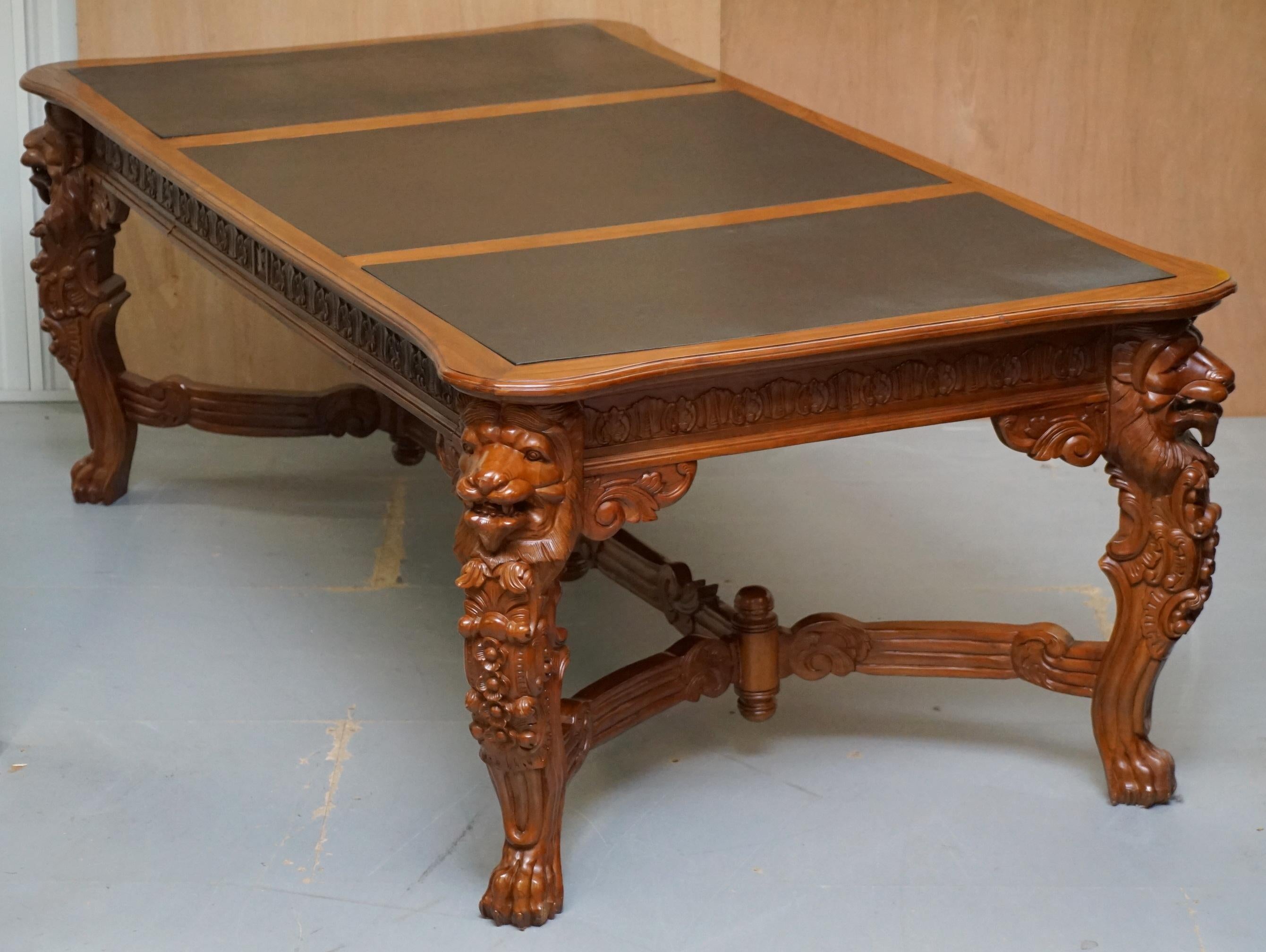 lord raffles lion table