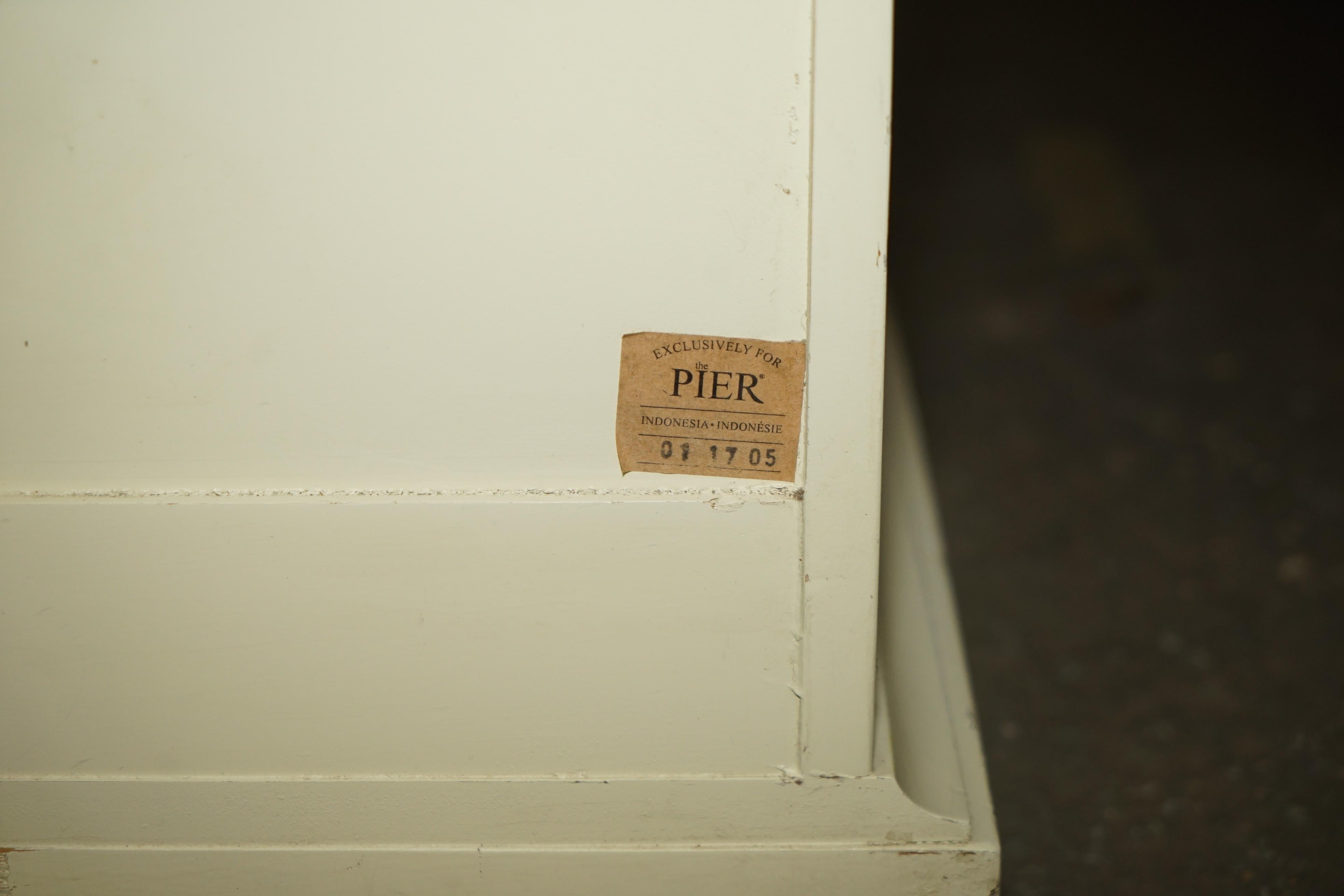 LARGE THE PIER TALLBOY DRAWERS IN PiNE MIT VINTAGE FRANZÖSISCHEM STIL LACKIERT im Angebot 3