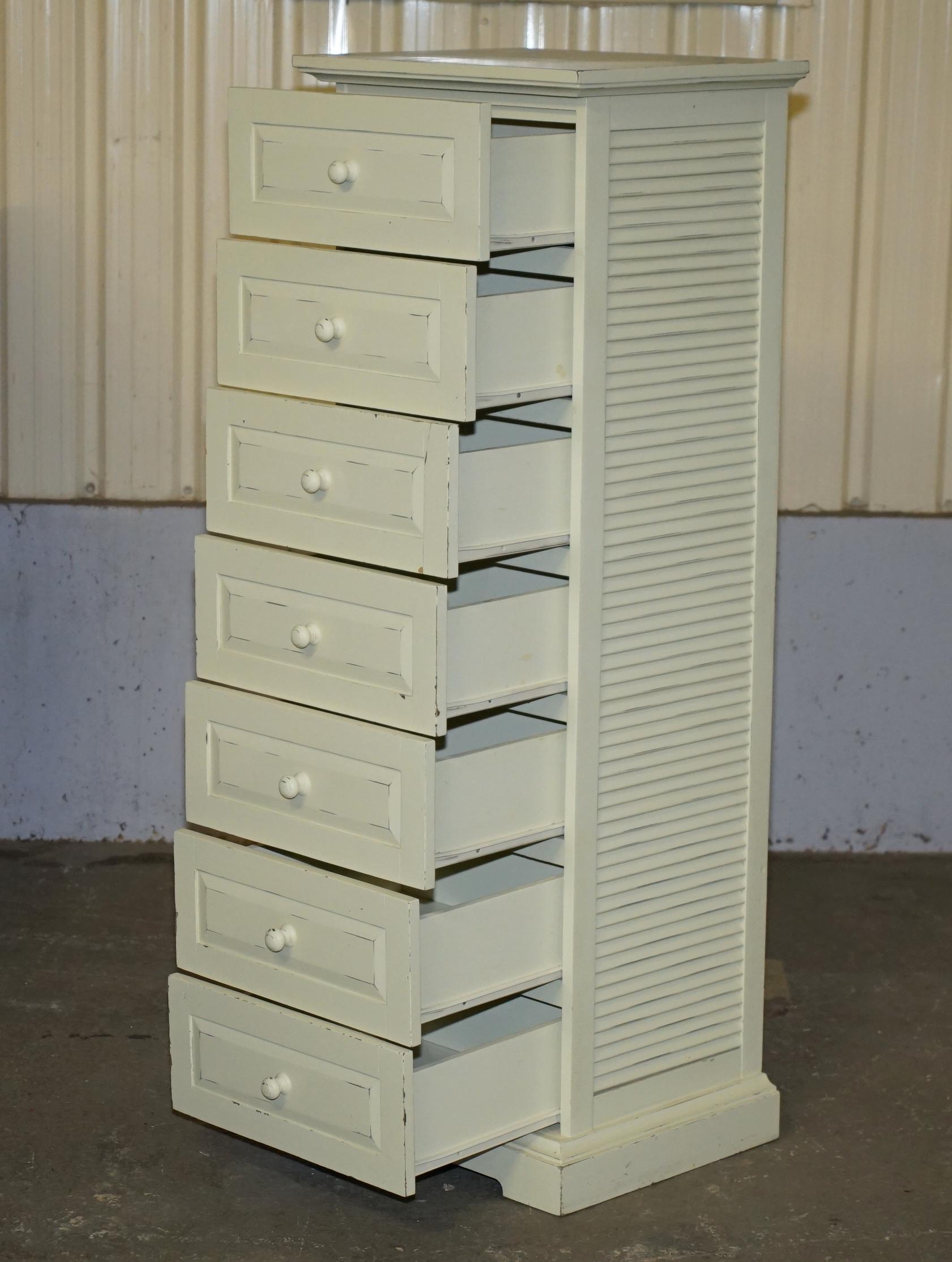 LARGE THE PIER TALLBOY DRAWERS IN PiNE MIT VINTAGE FRANZÖSISCHEM STIL LACKIERT im Angebot 5