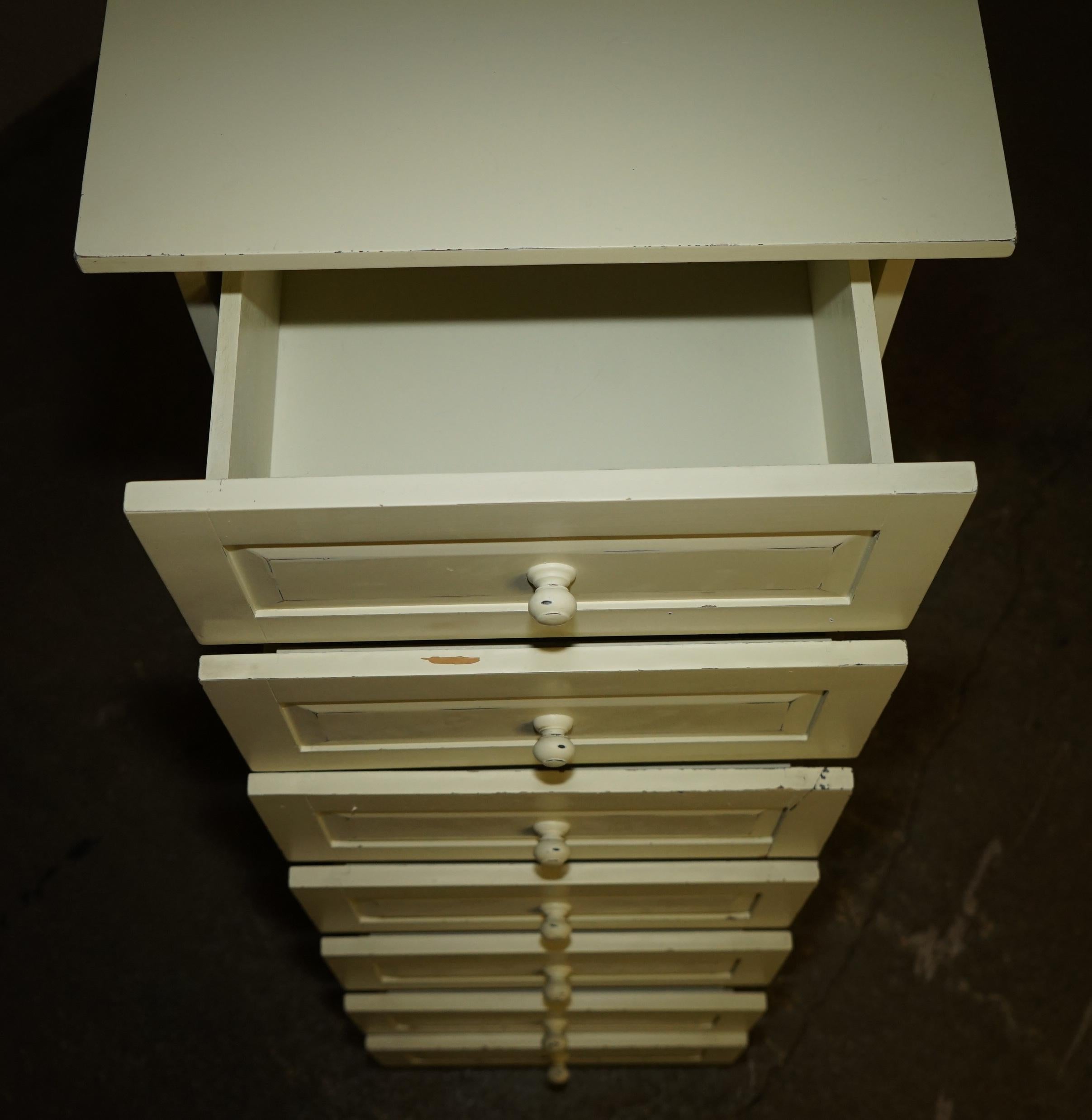 LARGE THE PIER TALLBOY DRAWERS IN PiNE MIT VINTAGE FRANZÖSISCHEM STIL LACKIERT im Angebot 6