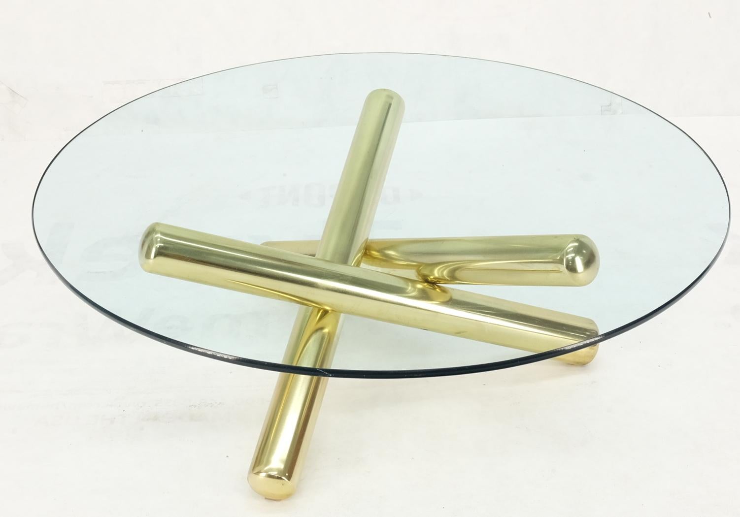 Mid-Century Modern Large Thick Brass Spikes to Form Jack Tripod Base Round Glass Top Coffee Table For Sale