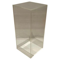 Pedestal grueso de lucita maciza pulida Postmoderna