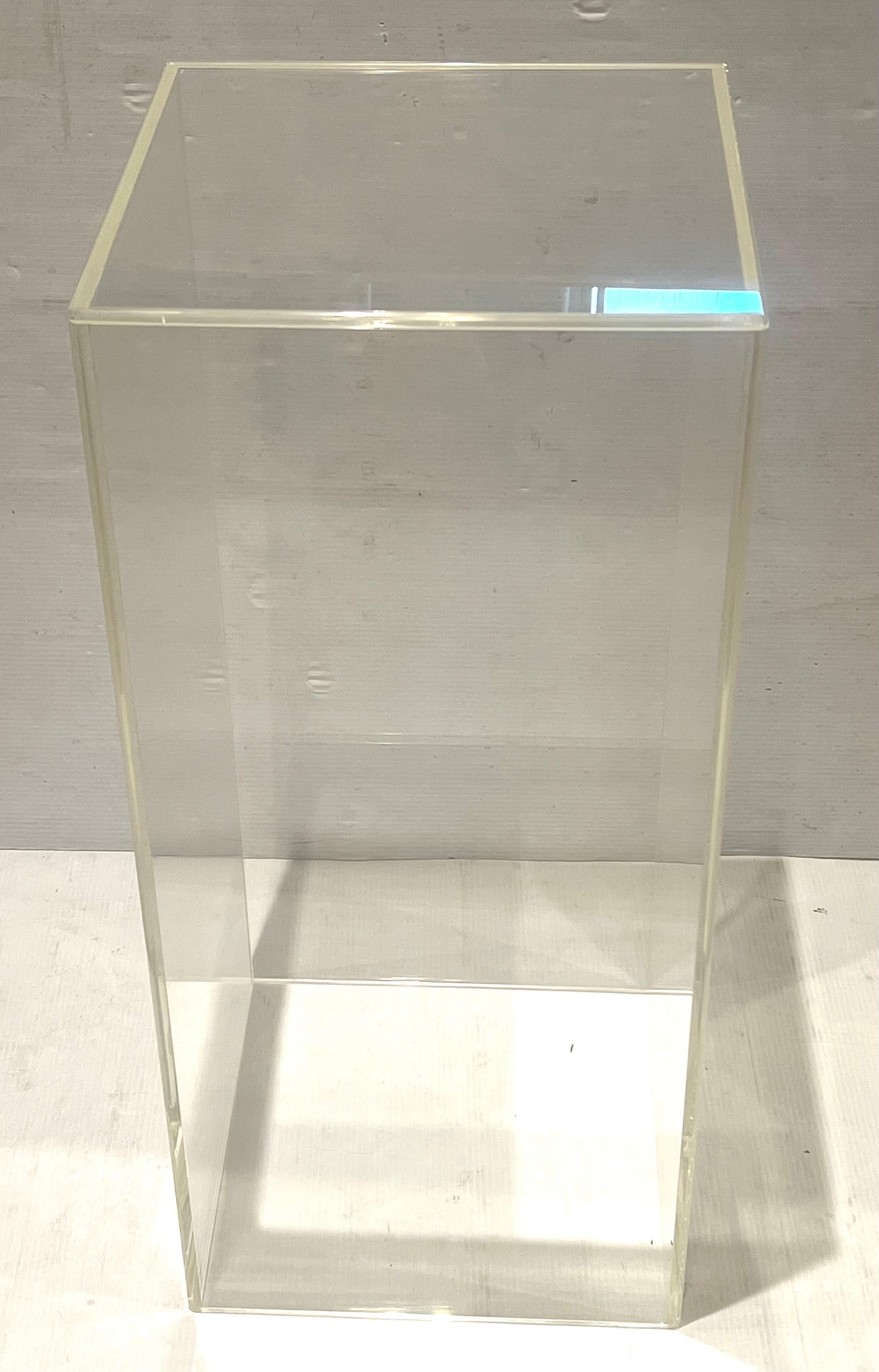 Large Thick Polished Solid Lucite Pedestal Postmodern In Excellent Condition For Sale In San Diego, CA