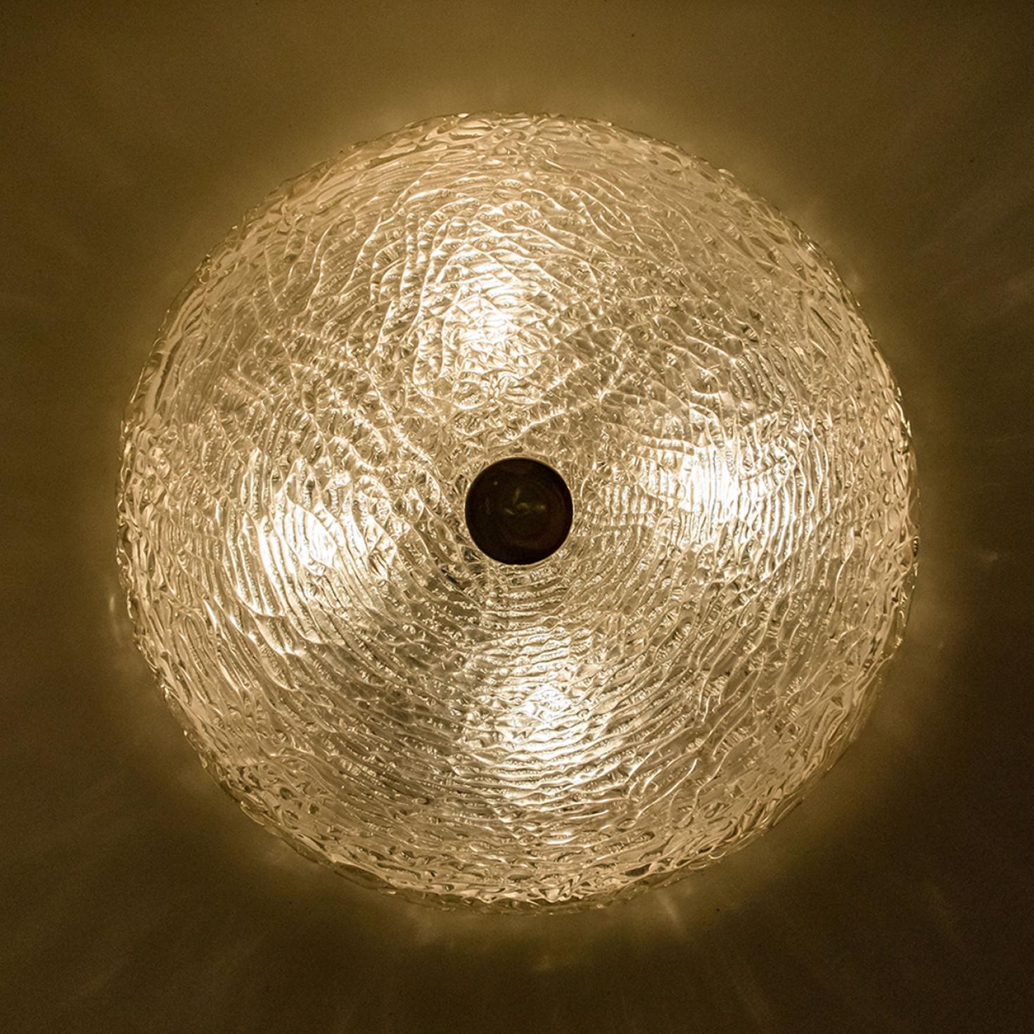 Grands plafonniers en verre texturé épais, Allemagne, années 1960 en vente 2