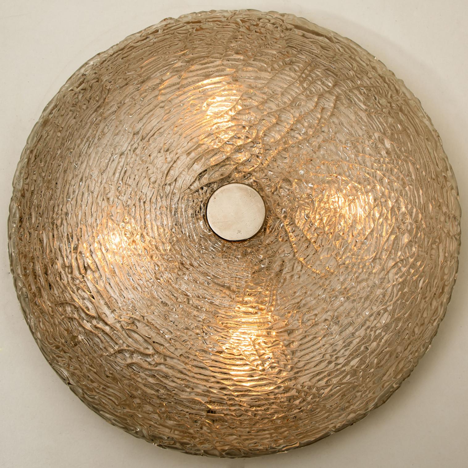 Grands plafonniers en verre texturé épais, Allemagne, années 1960 Bon état - En vente à Rijssen, NL