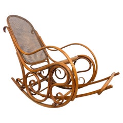 Großer Thonet Schaukelstuhl Nr.7021B
