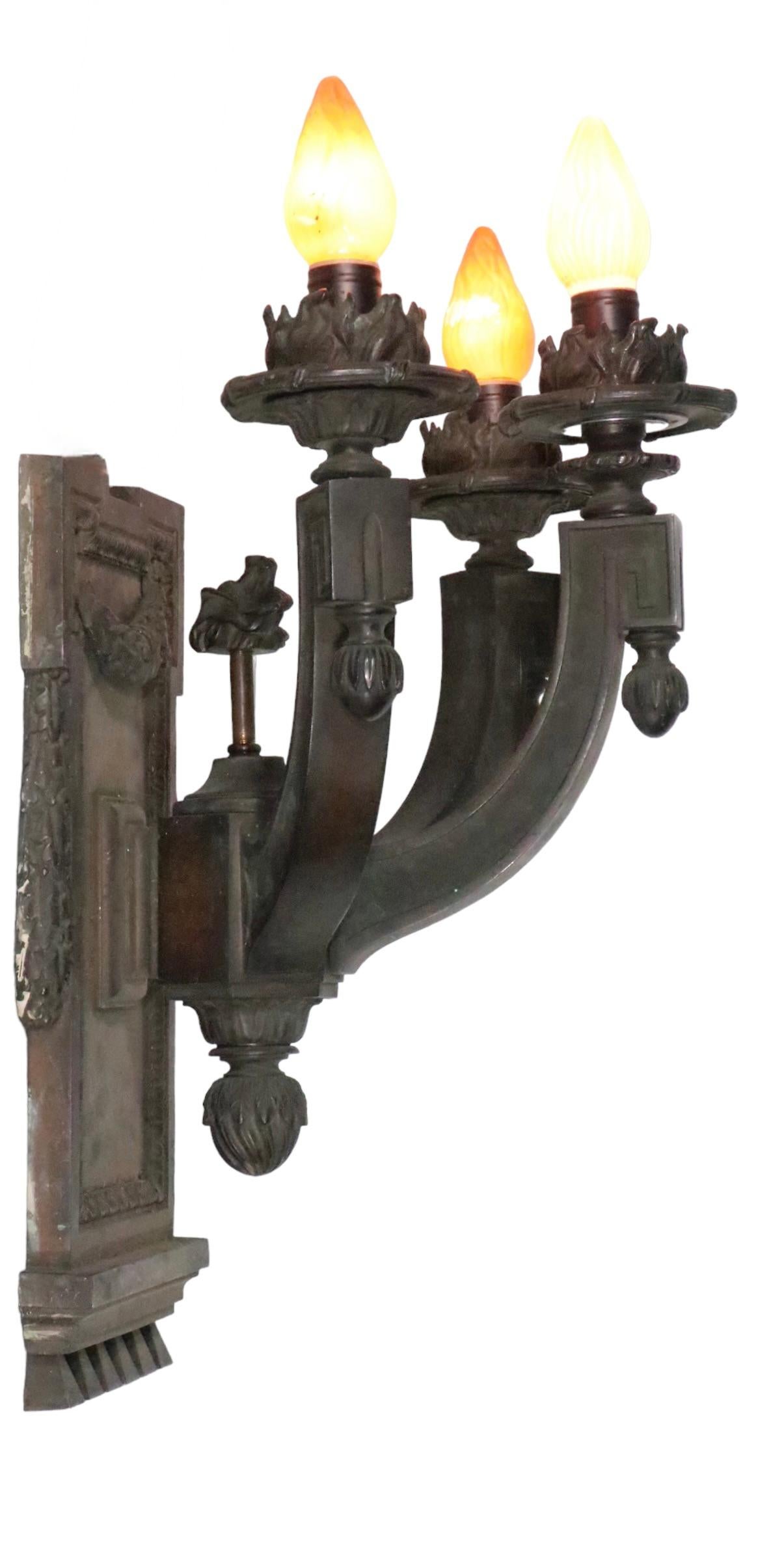 Large Three Arm Neoclassical Cast Brass or Bronze Wall Sconce, circa 1920/1930s For Sale 10