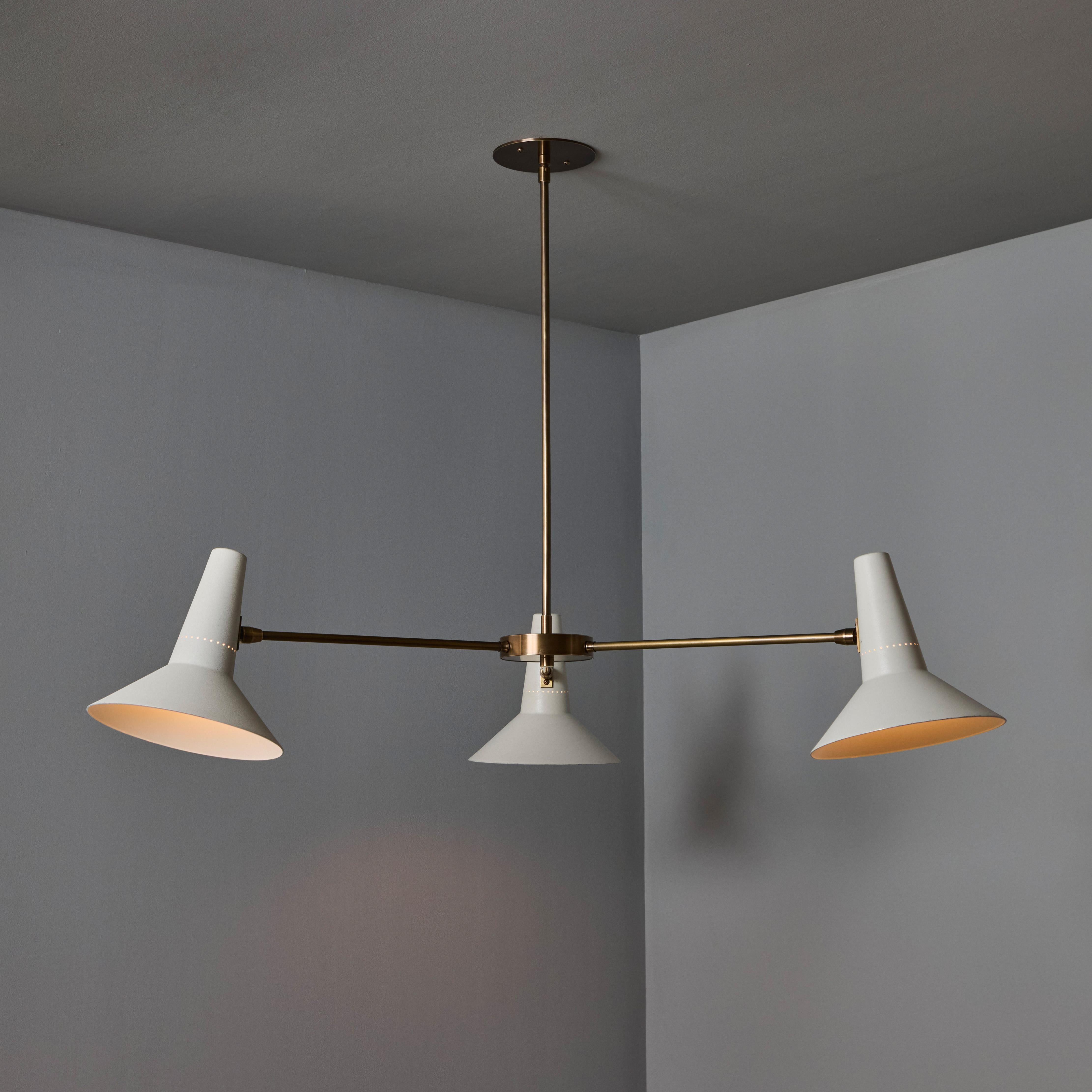 Grand lustre à trois cônes en laiton et blanc dans le style de Giuseppe Ostuni en vente 4