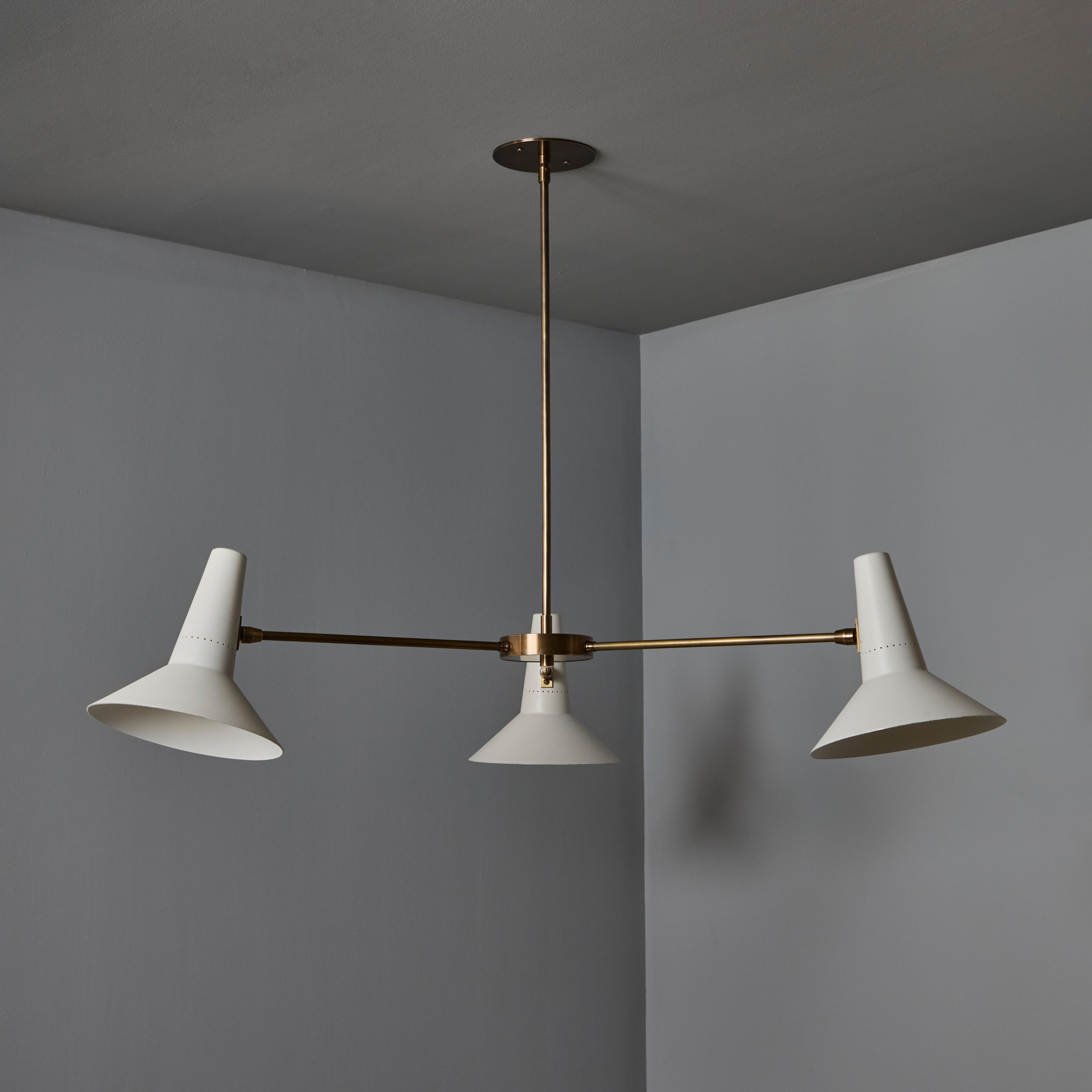 Grand lustre à trois cônes en laiton et blanc dans le style de Giuseppe Ostuni en vente 5