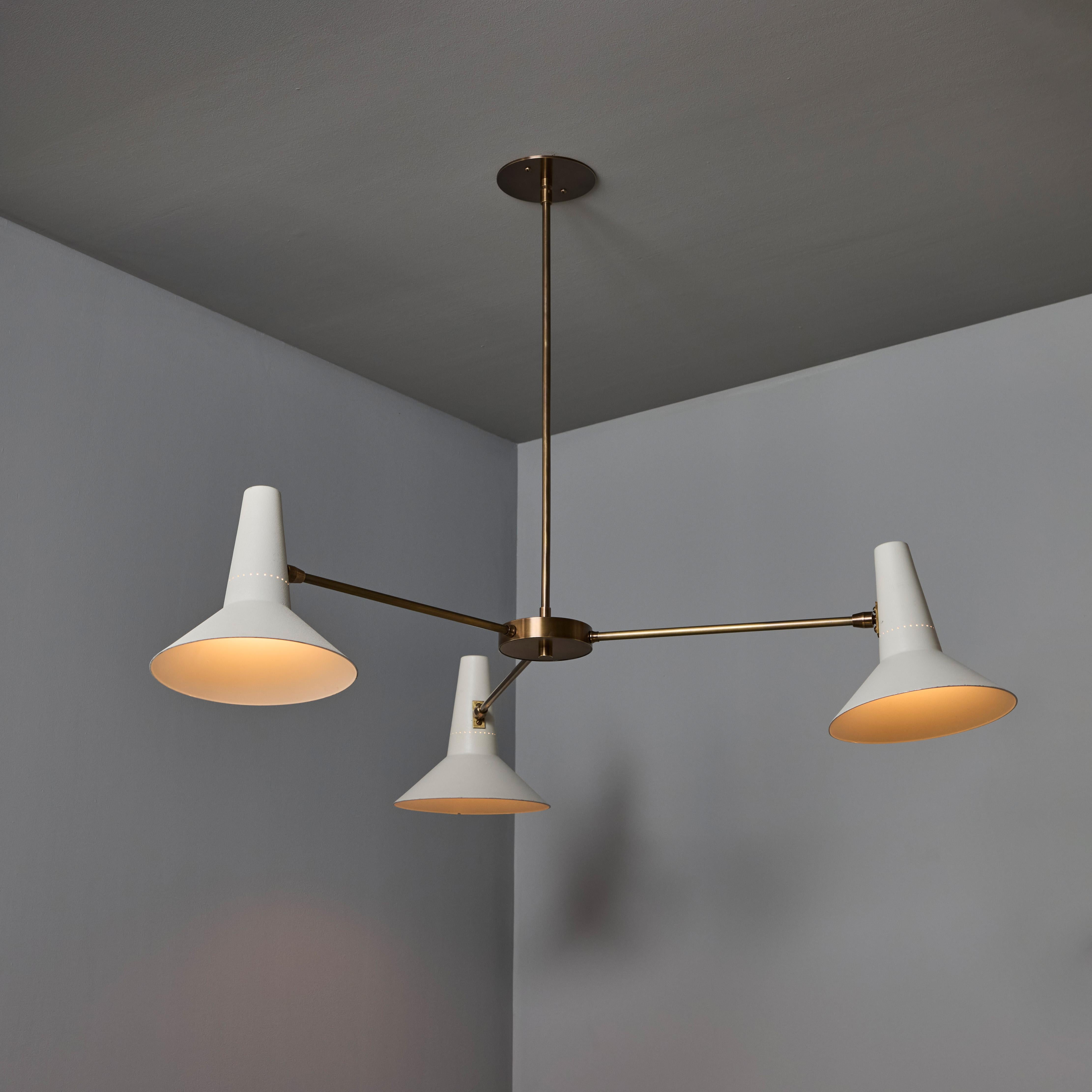 Grand lustre à trois cônes en laiton et blanc dans le style de Giuseppe Ostuni en vente 6