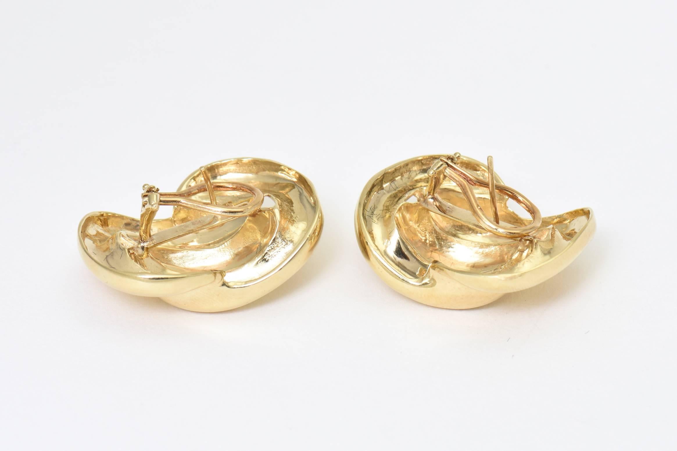 Women's Large Three Dimensional Gold Intertwined Link Knot Clip Earrings