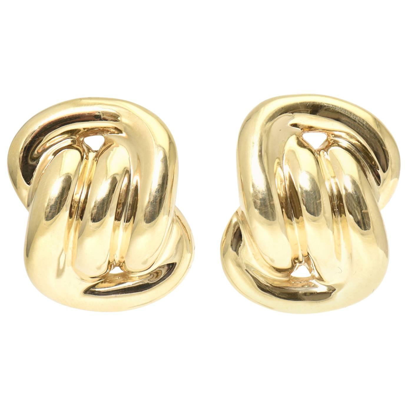 18 Karat Three Dimensional Intertwined Style Clip Earrings For Sale at