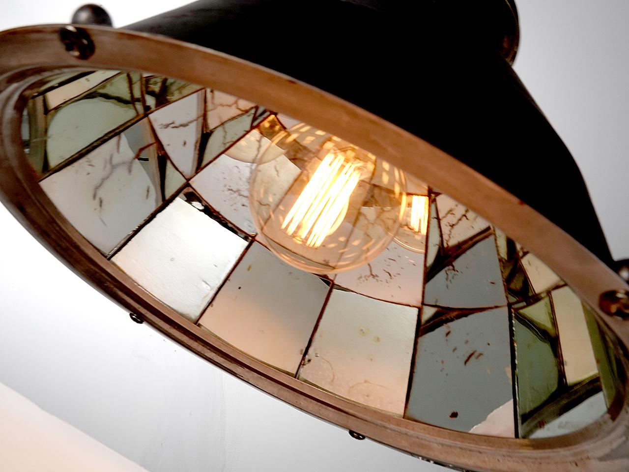 Großer dreistufiger Spiegel Dome Pendent im Zustand „Gut“ im Angebot in Peekskill, NY