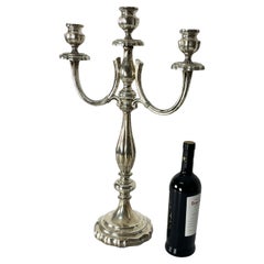 Grande candelabro a tre luci in argento 800, altezza 60 cm, anni '60