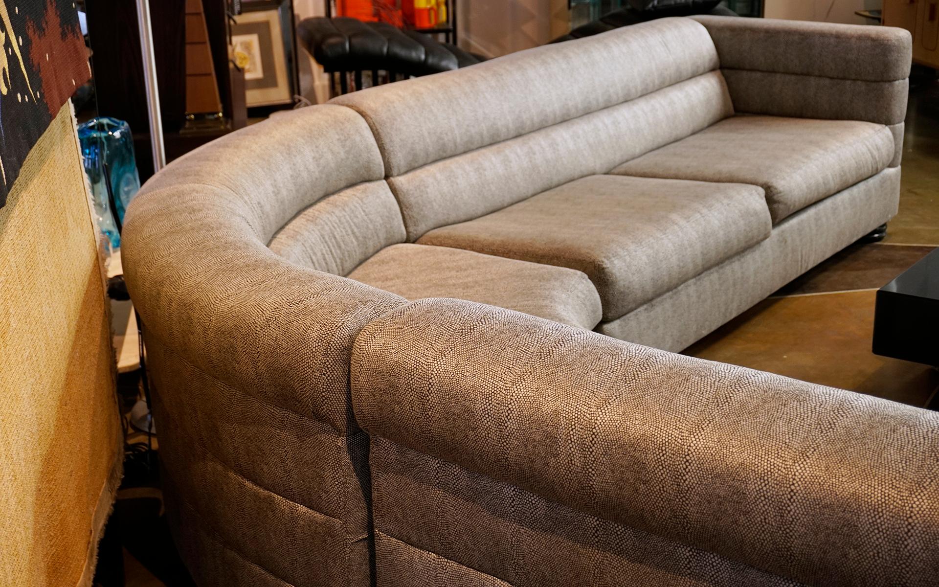 Großes dreiteiliges Sofa mit Unterteilen von Directional.  Schwarz/Weiß Stoff.  Unterschrieben. im Angebot 3