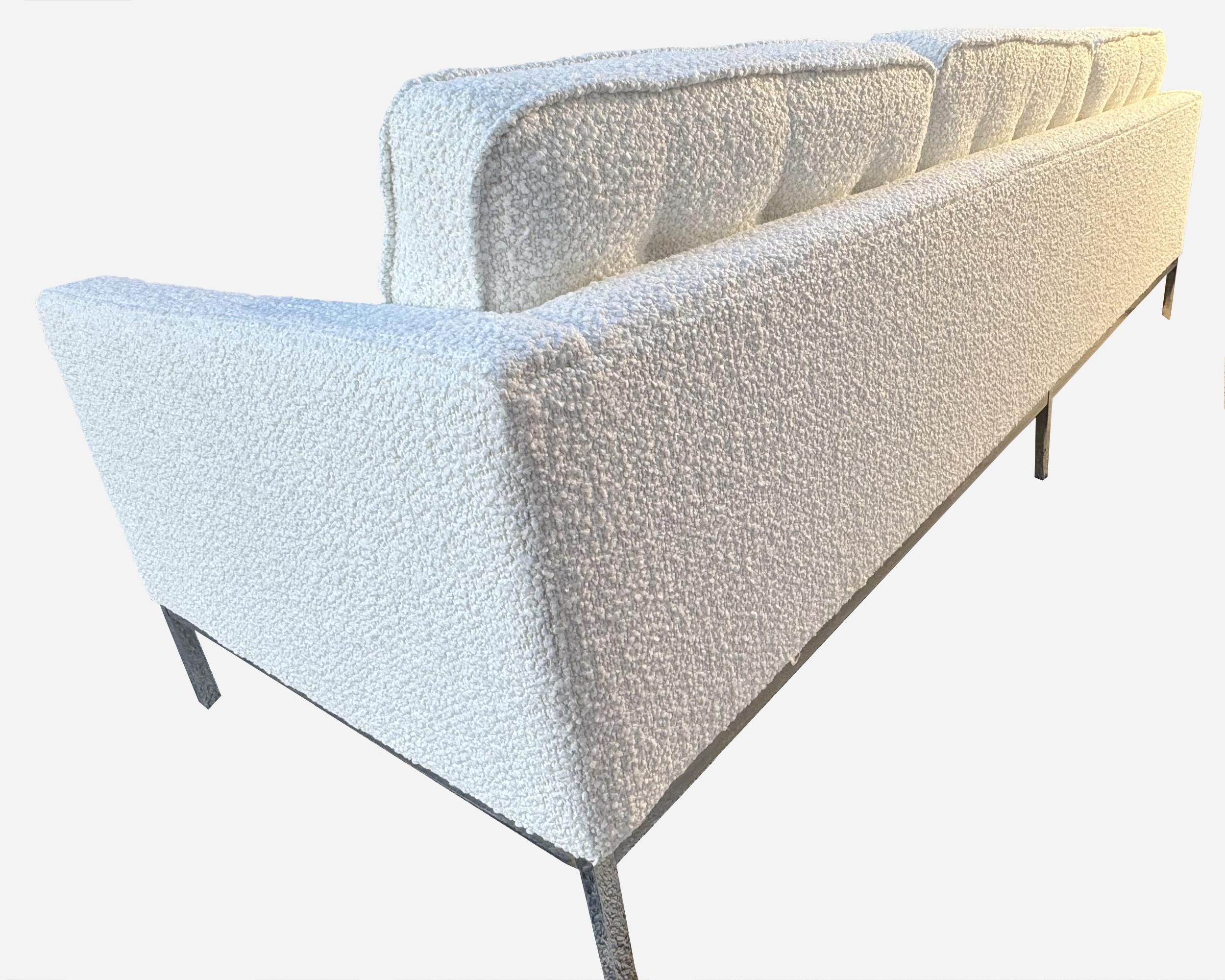 Mid-Century moderno Large three-seater sofa, by Florence Knoll, Knoll International, circa 1970 in vendita