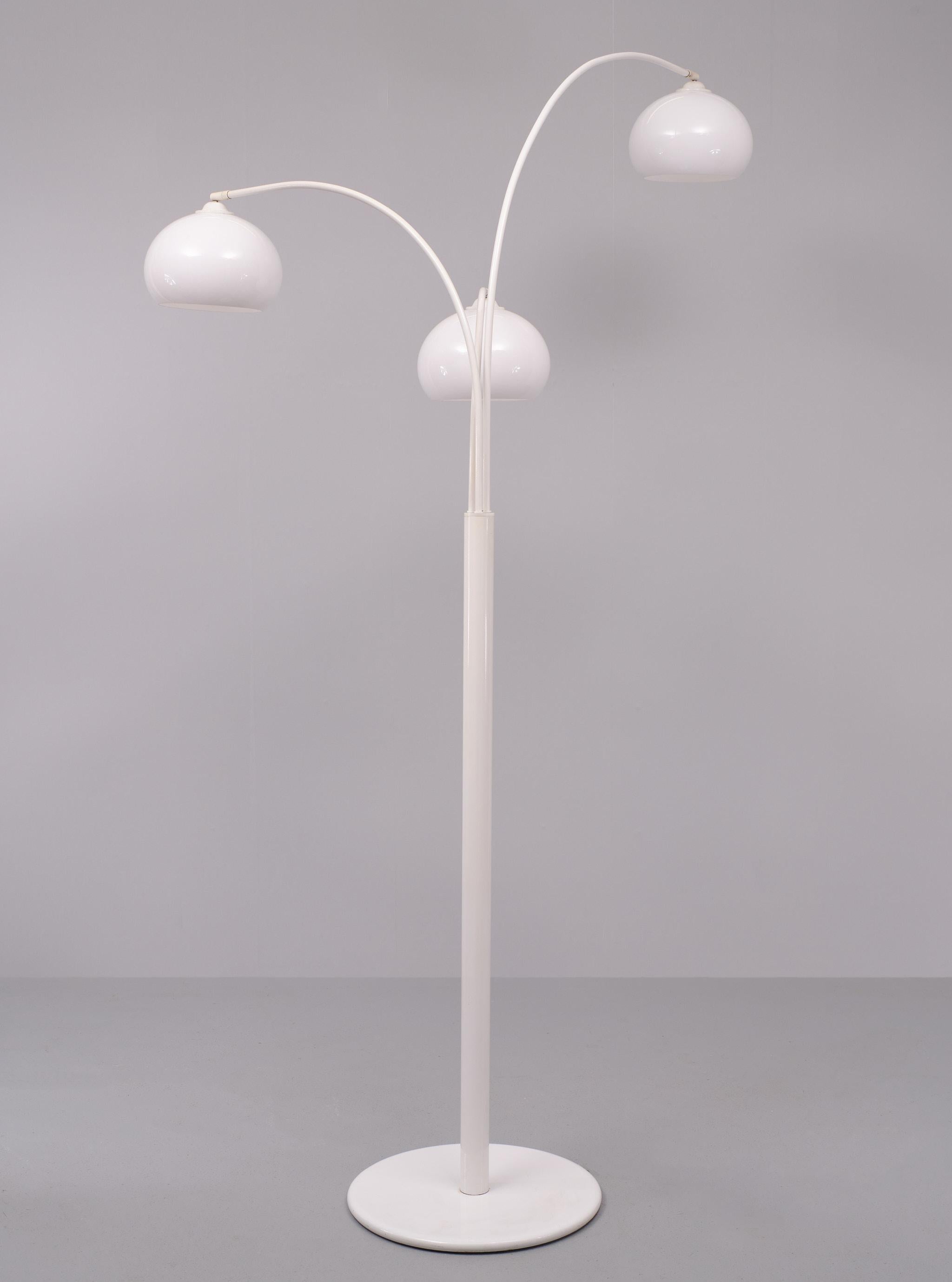 Fin du 20e siècle Grand lampadaire à trois abat-jours  Dijkstra Hollande des années 1970  en vente