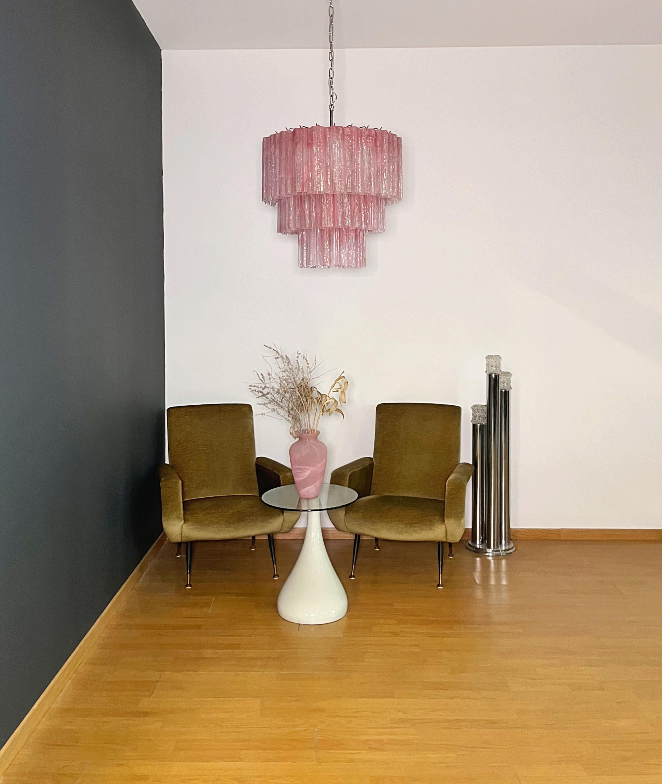 Mid-Century moderno Grandi tubi in vetro di Murano 52 rosa alabastro a tre piani in vendita