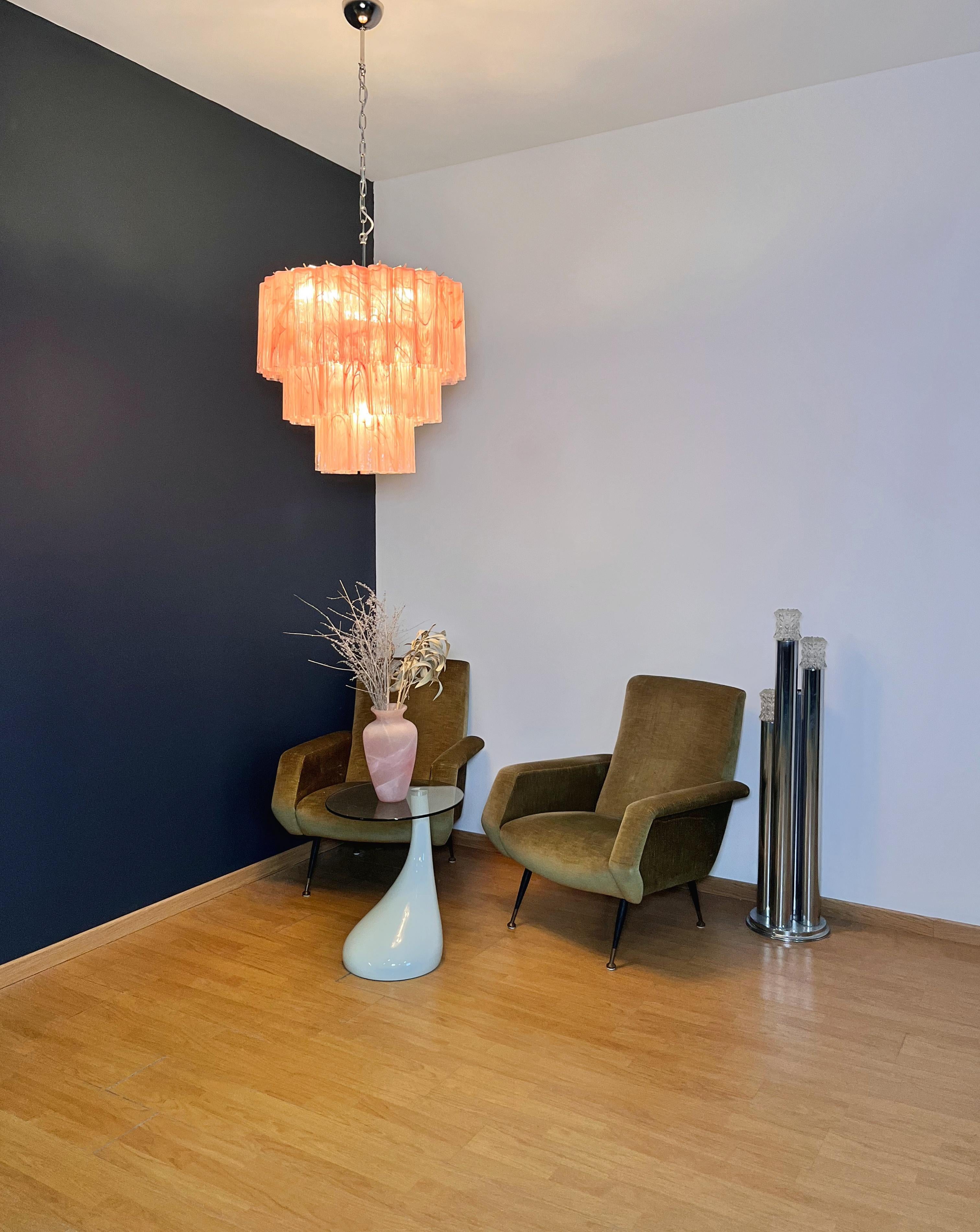 Grandi tubi in vetro di Murano 52 rosa alabastro a tre piani in vendita 1