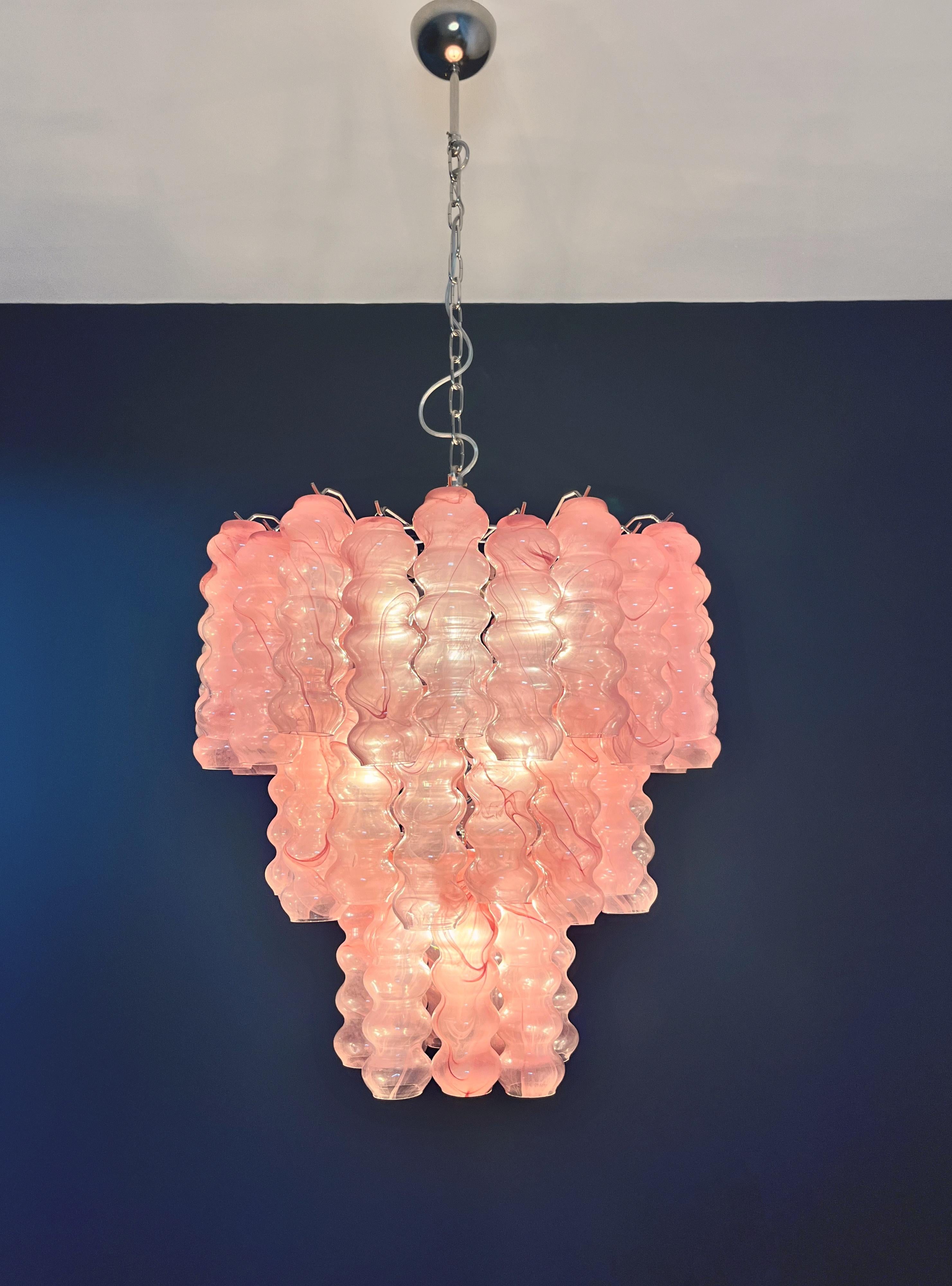 Großer dreistöckiger Murano Glasröhren-Kronleuchter - rosa Albaster im Angebot 7