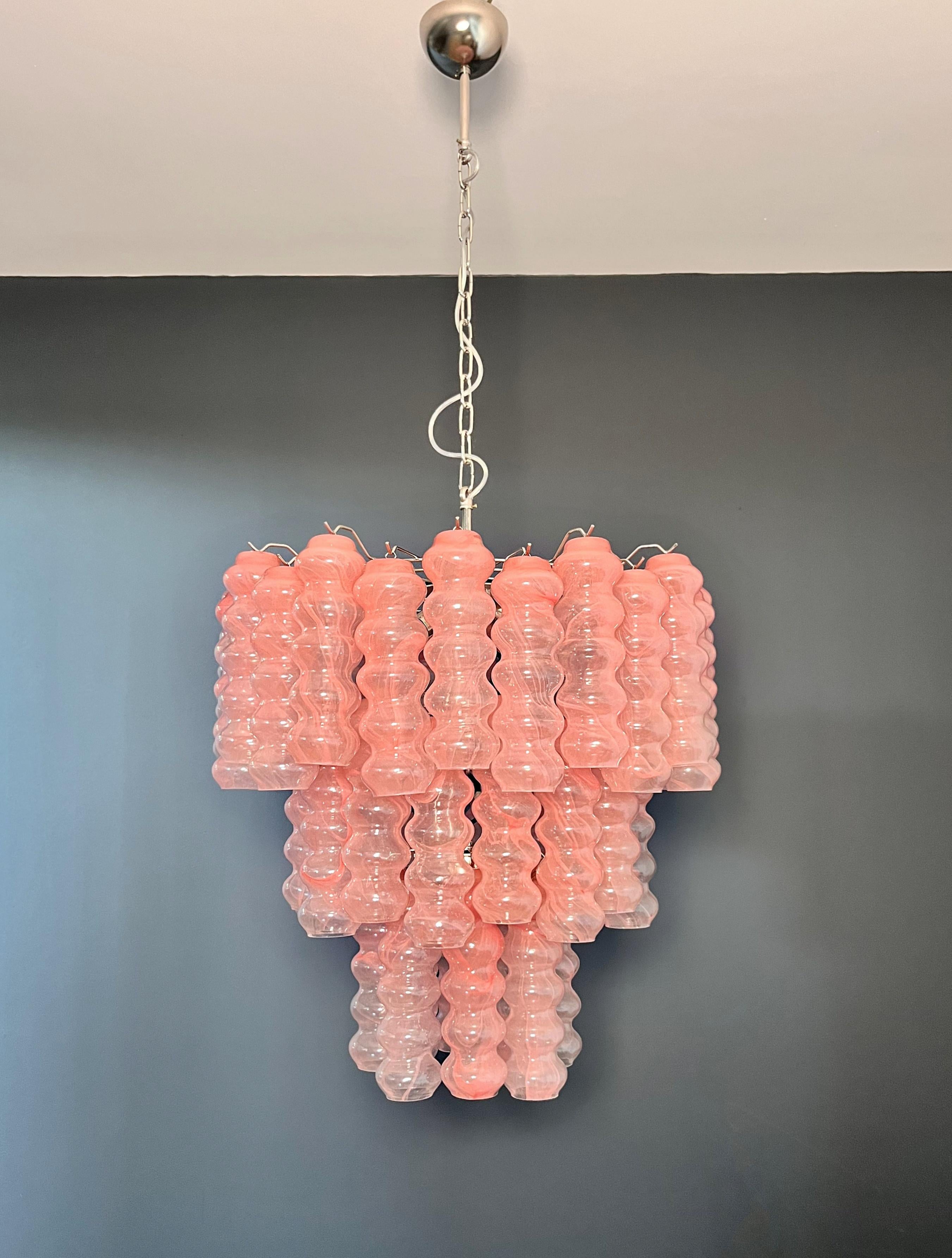 Großer dreistöckiger Murano Glasröhren-Kronleuchter - rosa Albaster im Zustand „Gut“ im Angebot in Gaiarine Frazione Francenigo (TV), IT