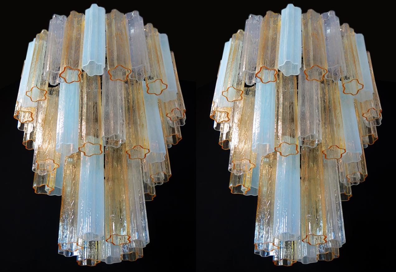 Großer dreistöckiger Venini-Muranoglas-Röhrenkronleuchter, 1980er Jahre, Paar (Ende des 20. Jahrhunderts) im Angebot