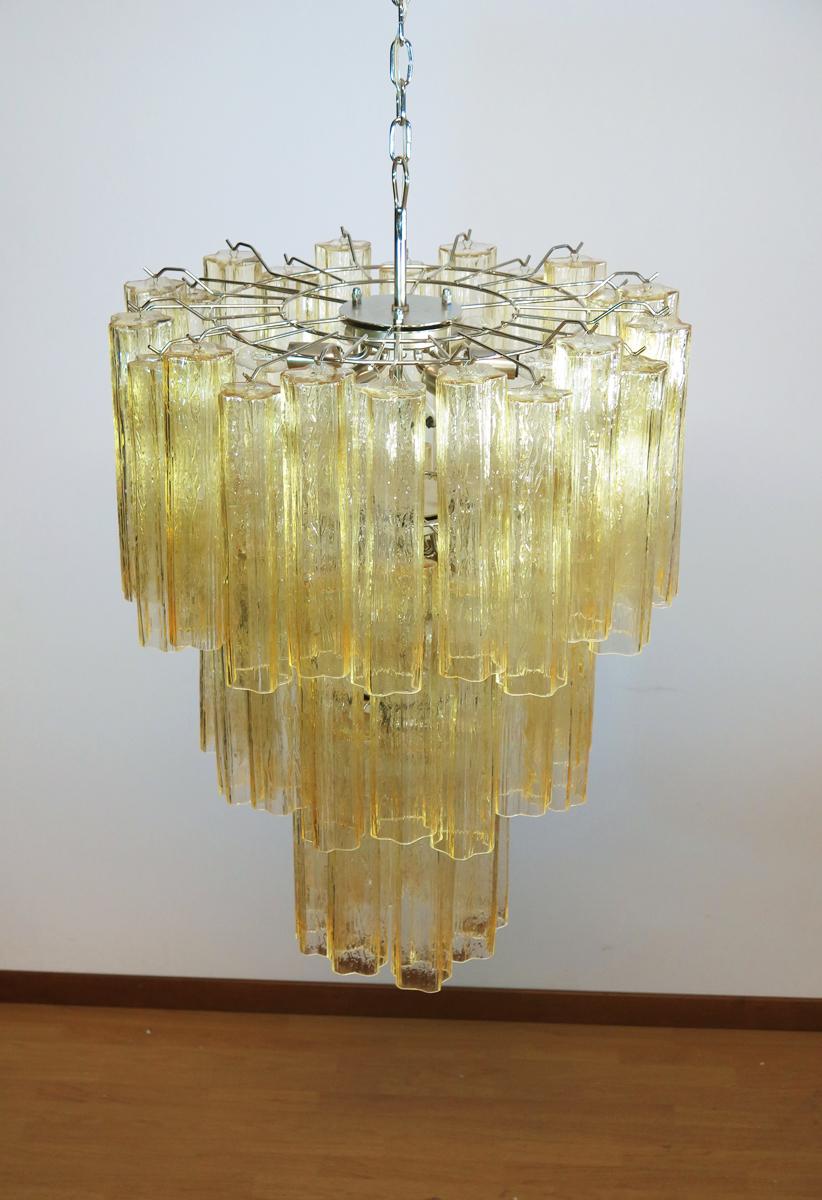 Mid-Century Modern Large Three-Tier Venini Murano Glass Tube Chandelier, 48 Glasses Clear Amber For Sale