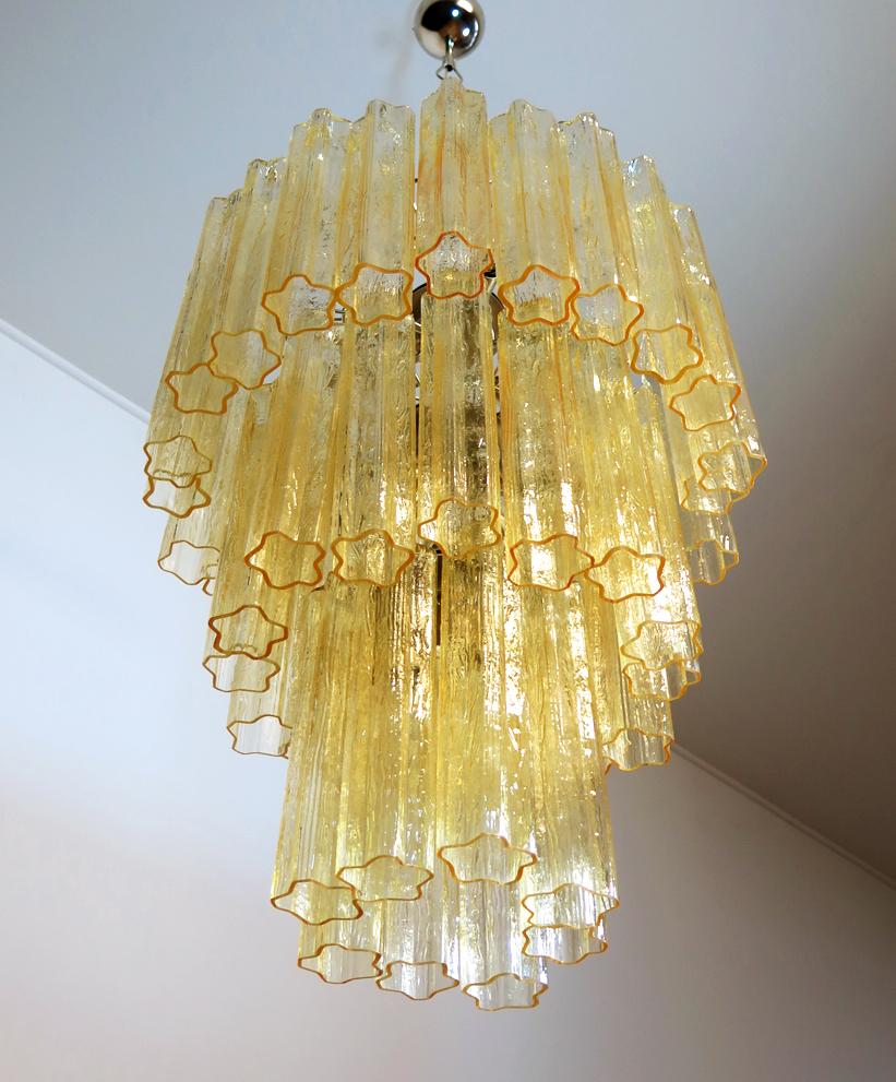 Late 20th Century Large Three-Tier Venini Murano Glass Tube Chandelier, 48 Glasses Clear Amber For Sale