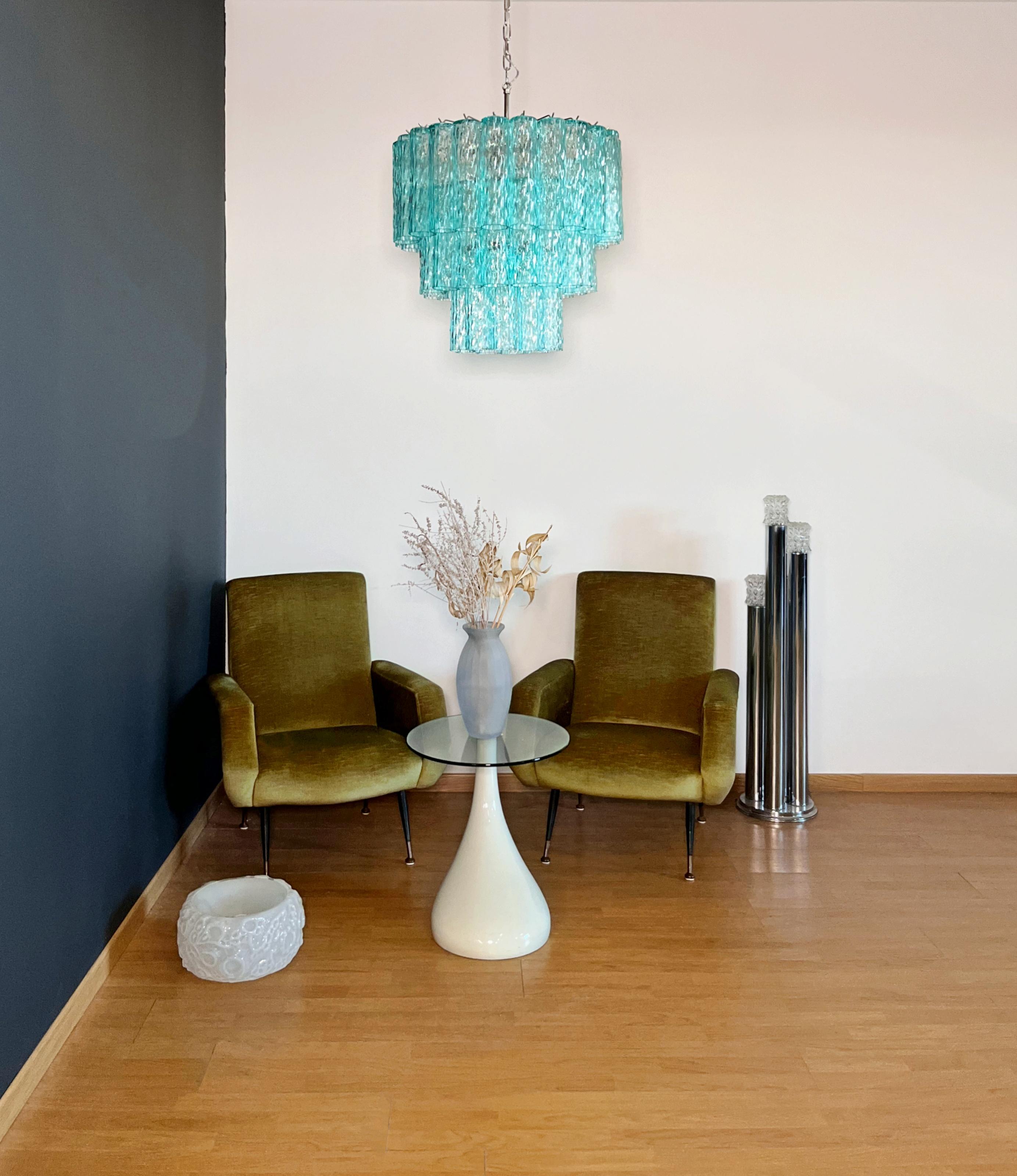 Mid-Century moderno Grande a tre piani di Venini Murano  Lampadario a tubo di vetro turchese in vendita